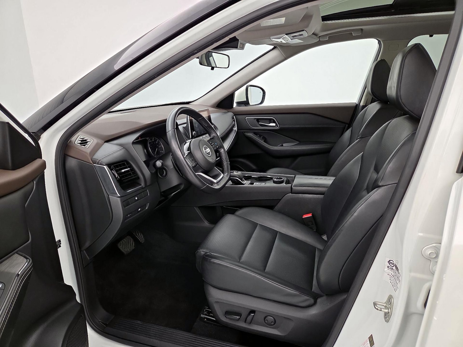 2021 Nissan Rogue SV - Photo 12