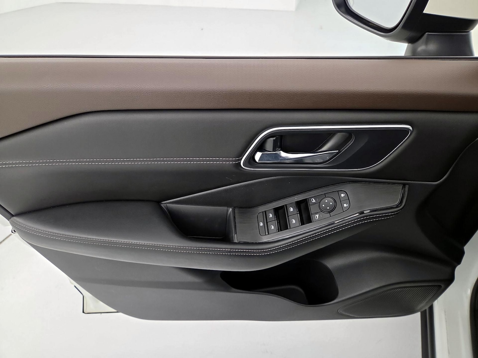 2021 Nissan Rogue SV - Photo 13