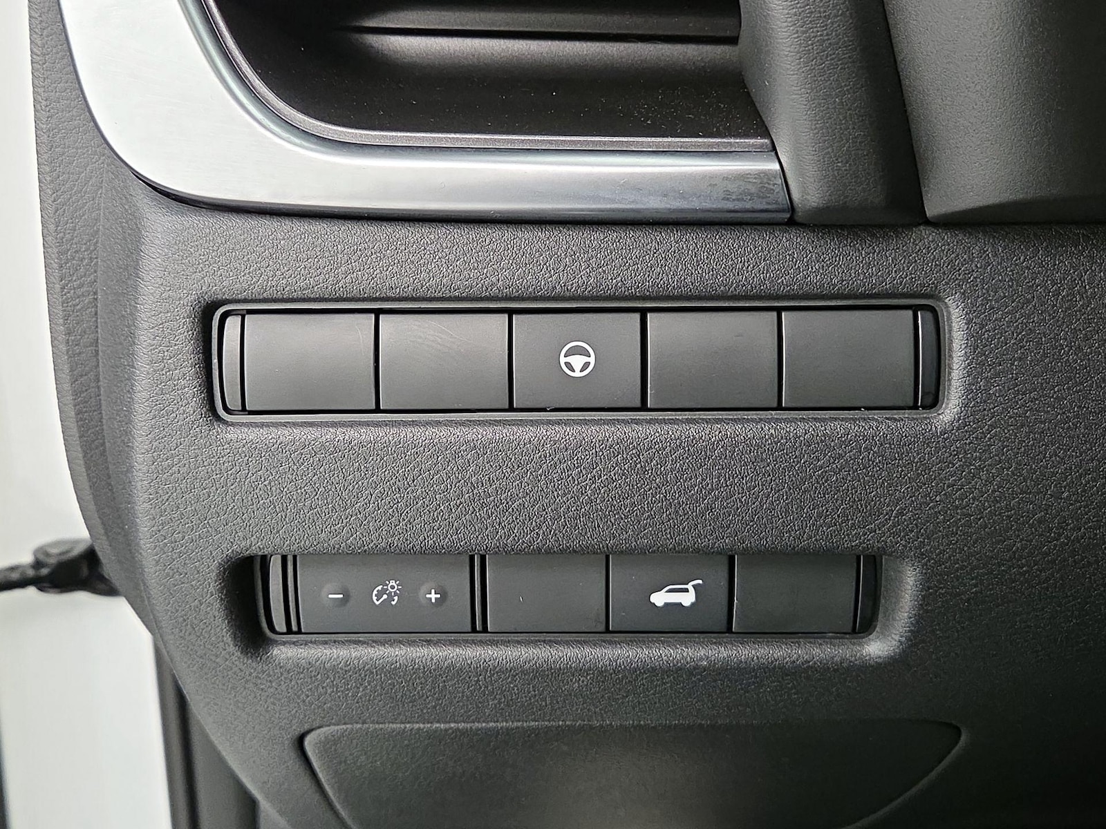 2021 Nissan Rogue SV - Photo 14