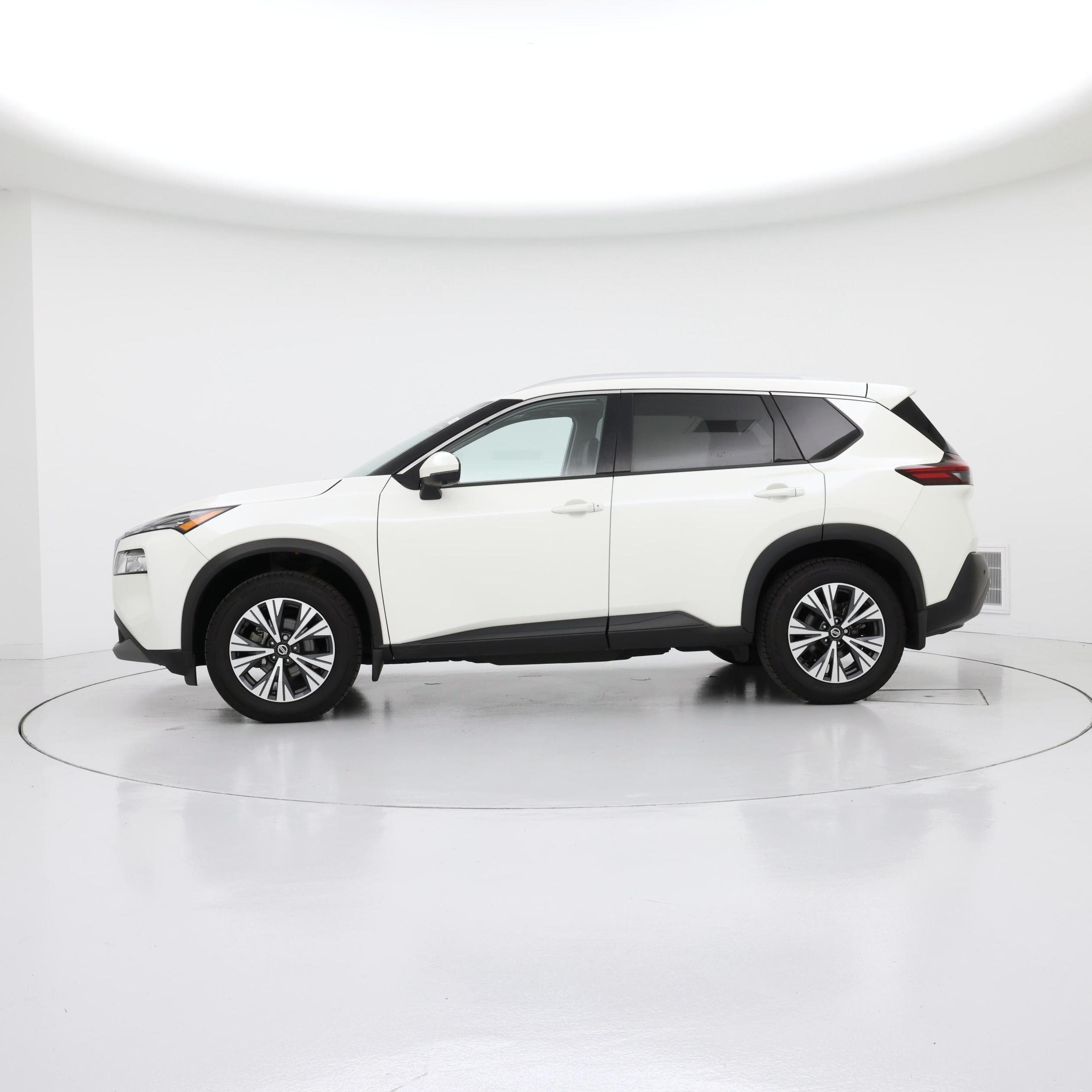 Thumbnail: 2021 Nissan Rogue - 3