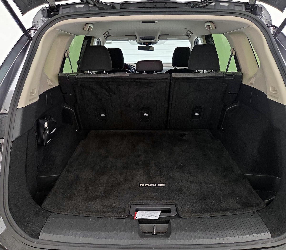 Trunk/Cargo (Seats Up)