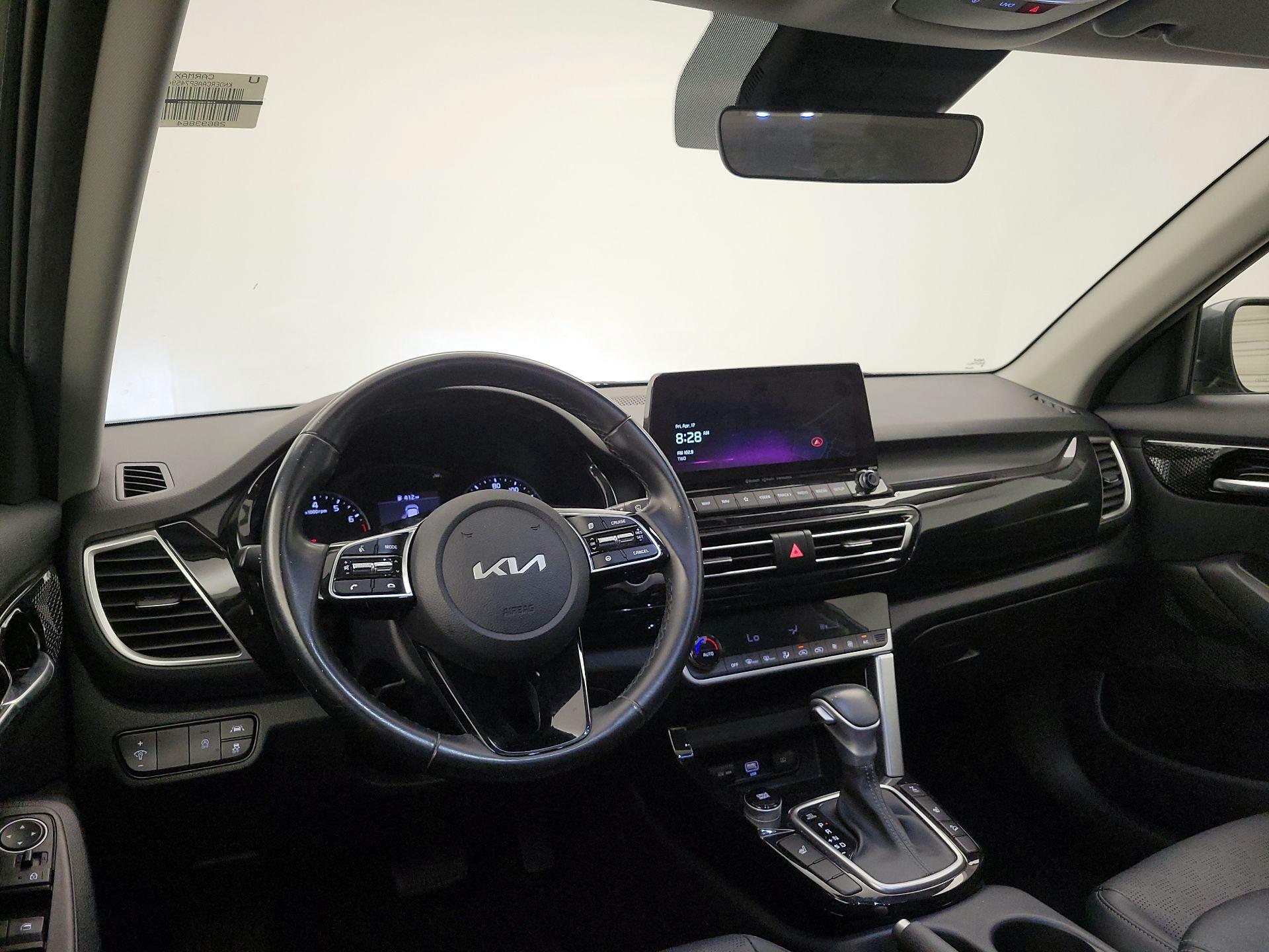 Thumbnail: 2023 Kia Seltos - 9