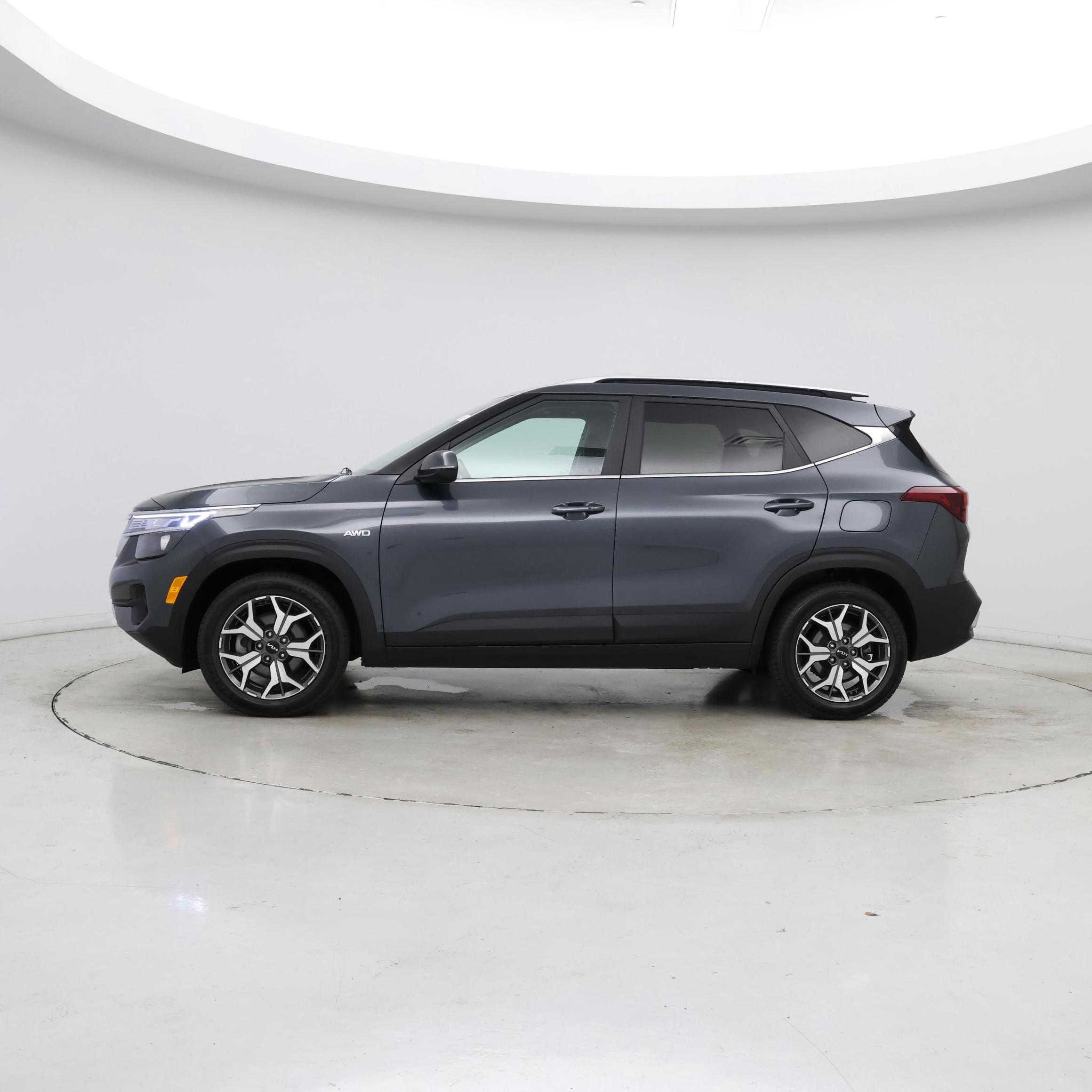 Thumbnail: 2023 Kia Seltos - 3