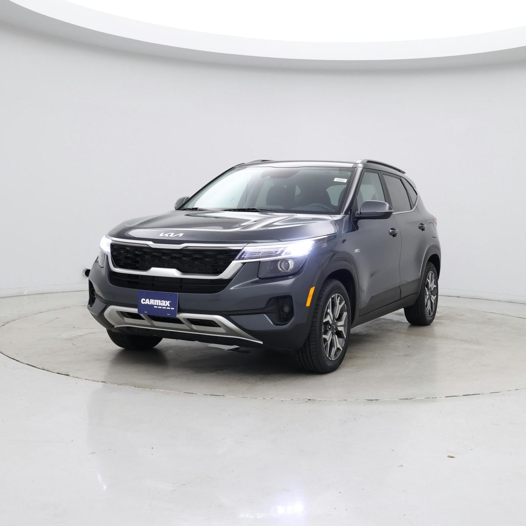 Thumbnail: 2023 Kia Seltos - 4