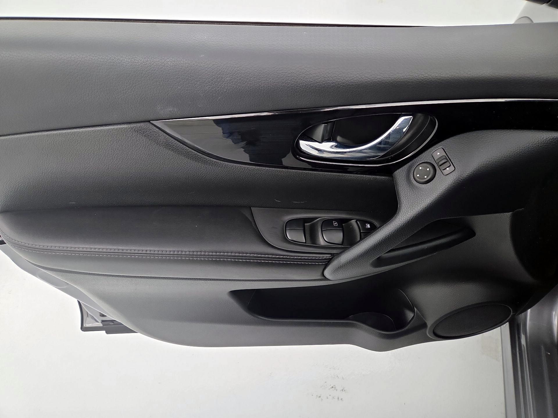 Thumbnail: 2022 Nissan Rogue Sport - 12