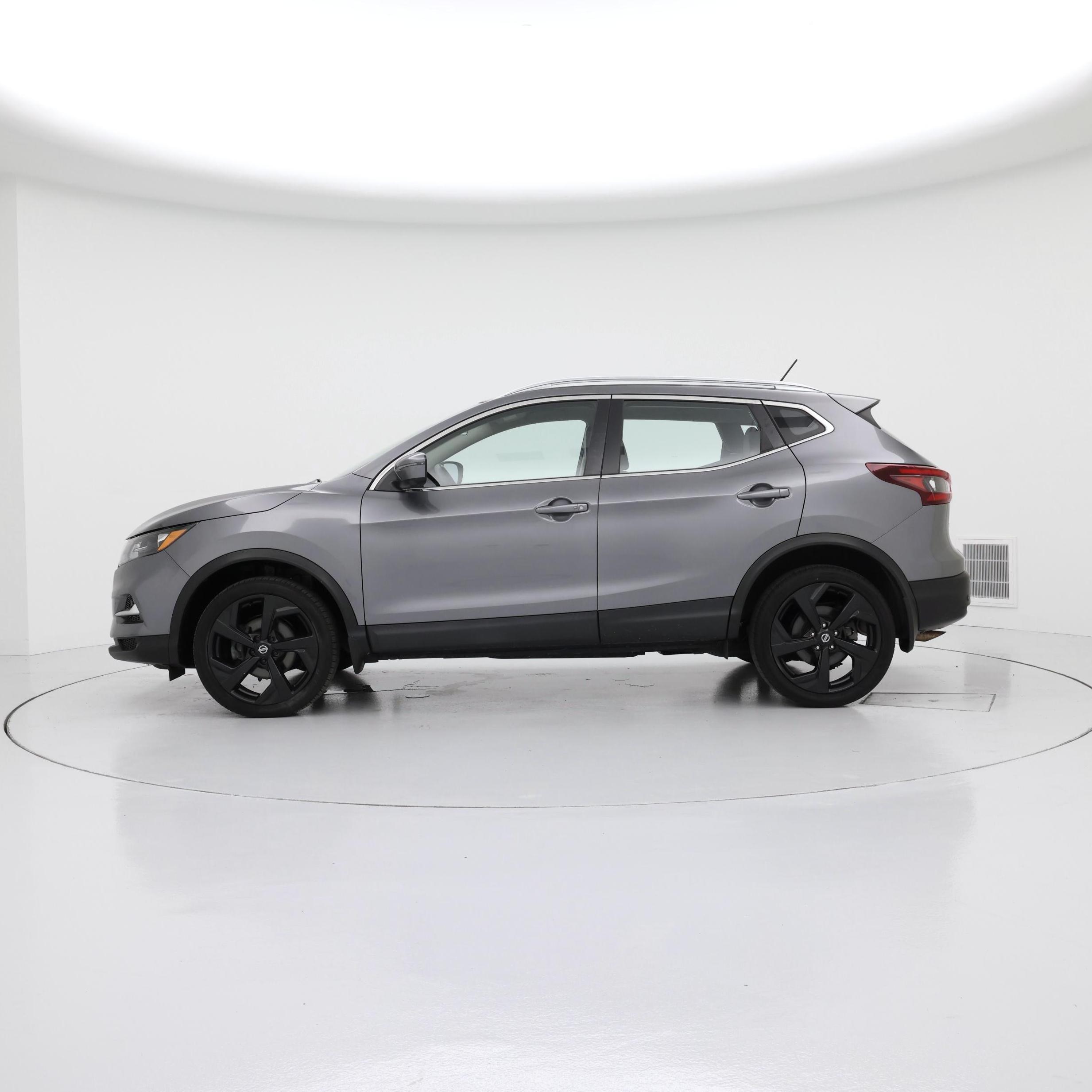 Thumbnail: 2022 Nissan Rogue Sport - 3