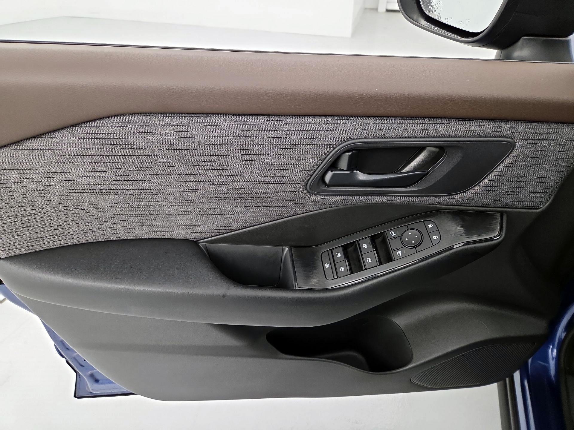 Thumbnail: 2023 Nissan Rogue - 12