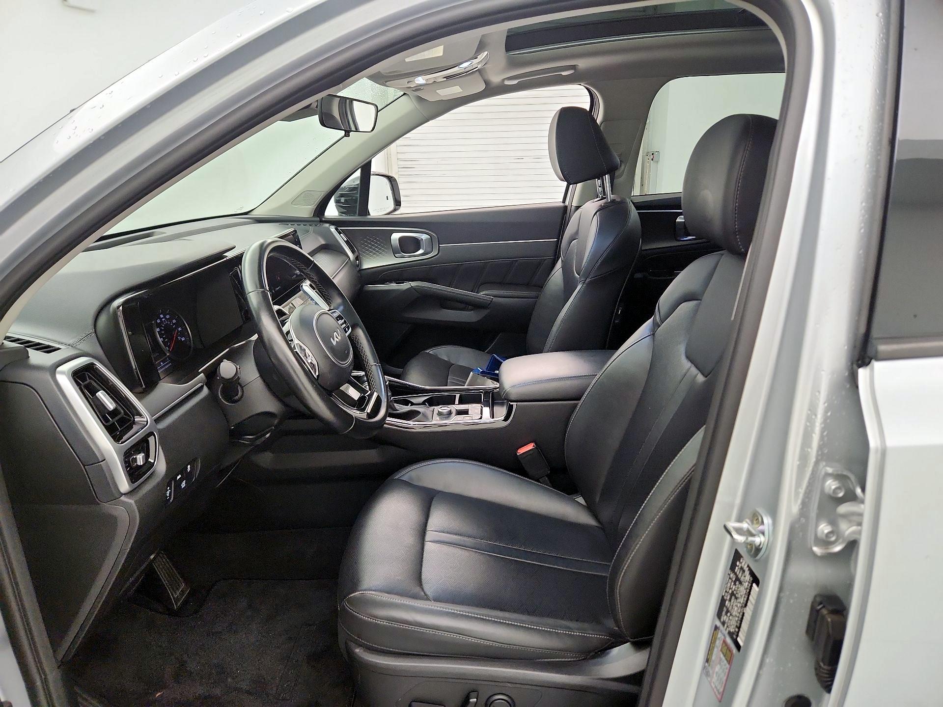 Thumbnail: 2022 Kia Sorento - 11