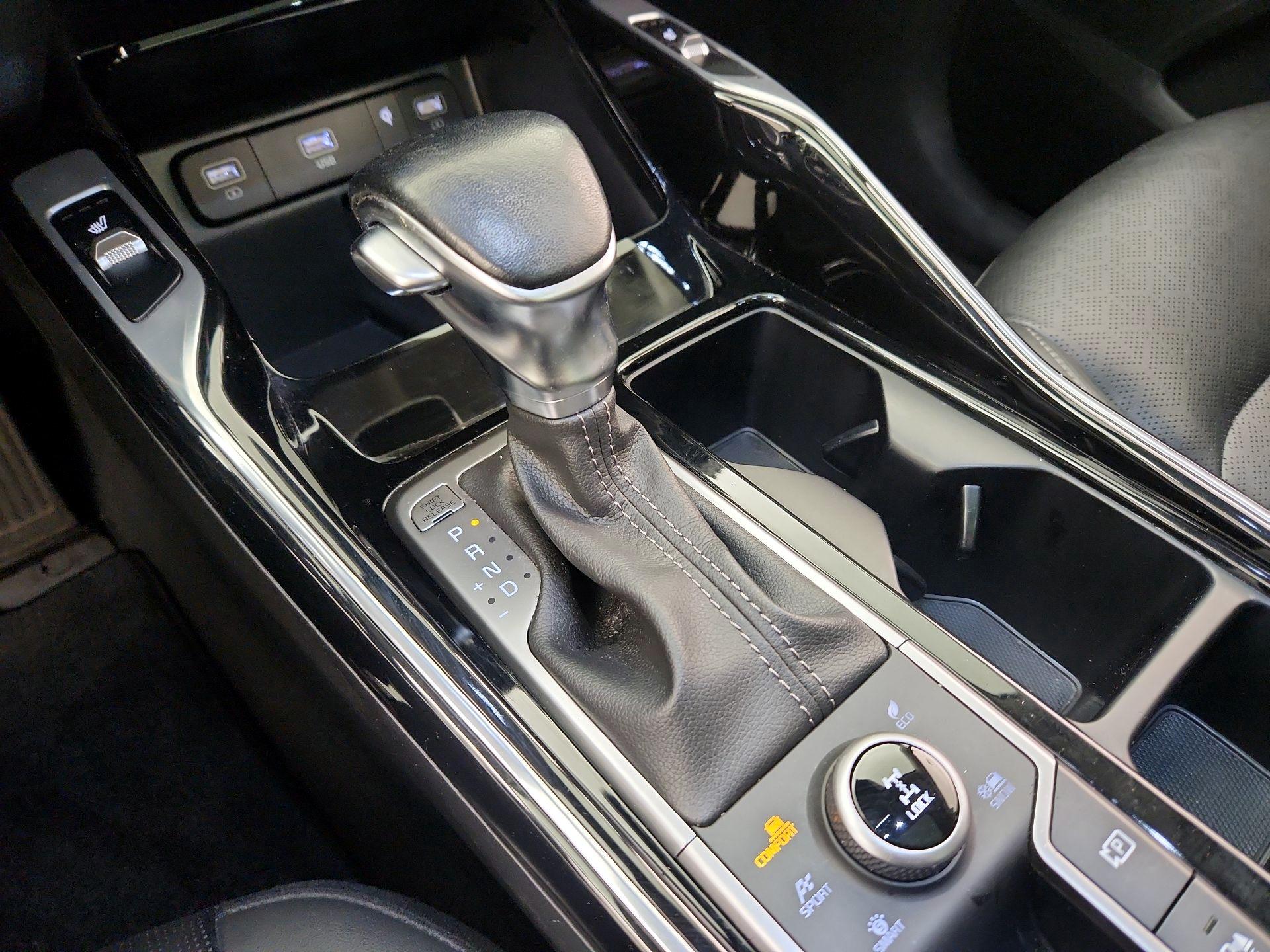 Thumbnail: 2022 Kia Sorento - 18