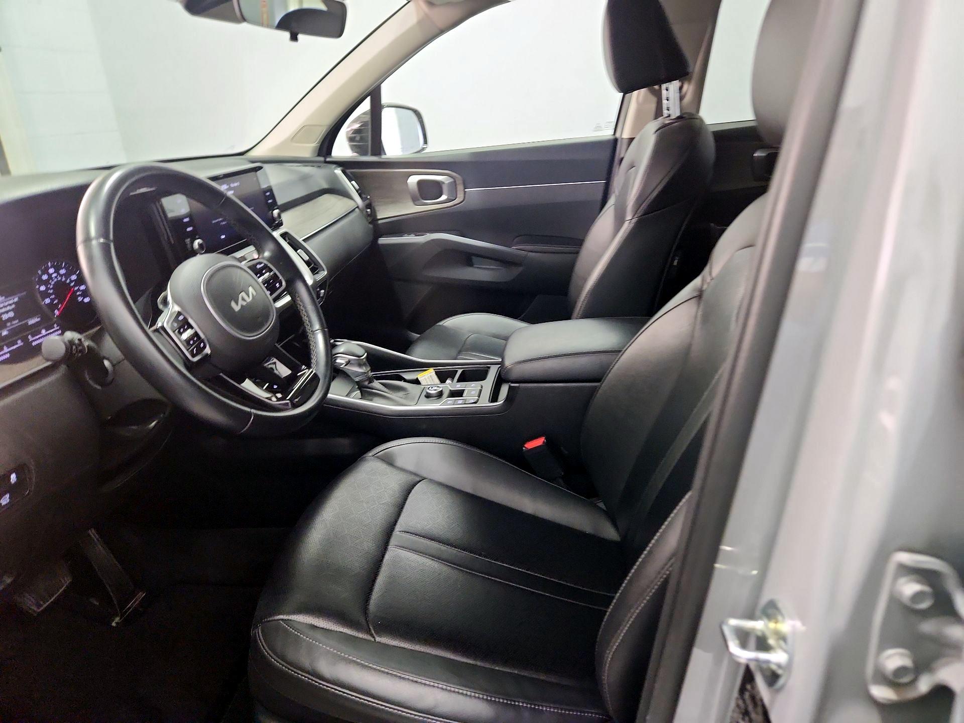 Thumbnail: 2022 Kia Sorento - 11