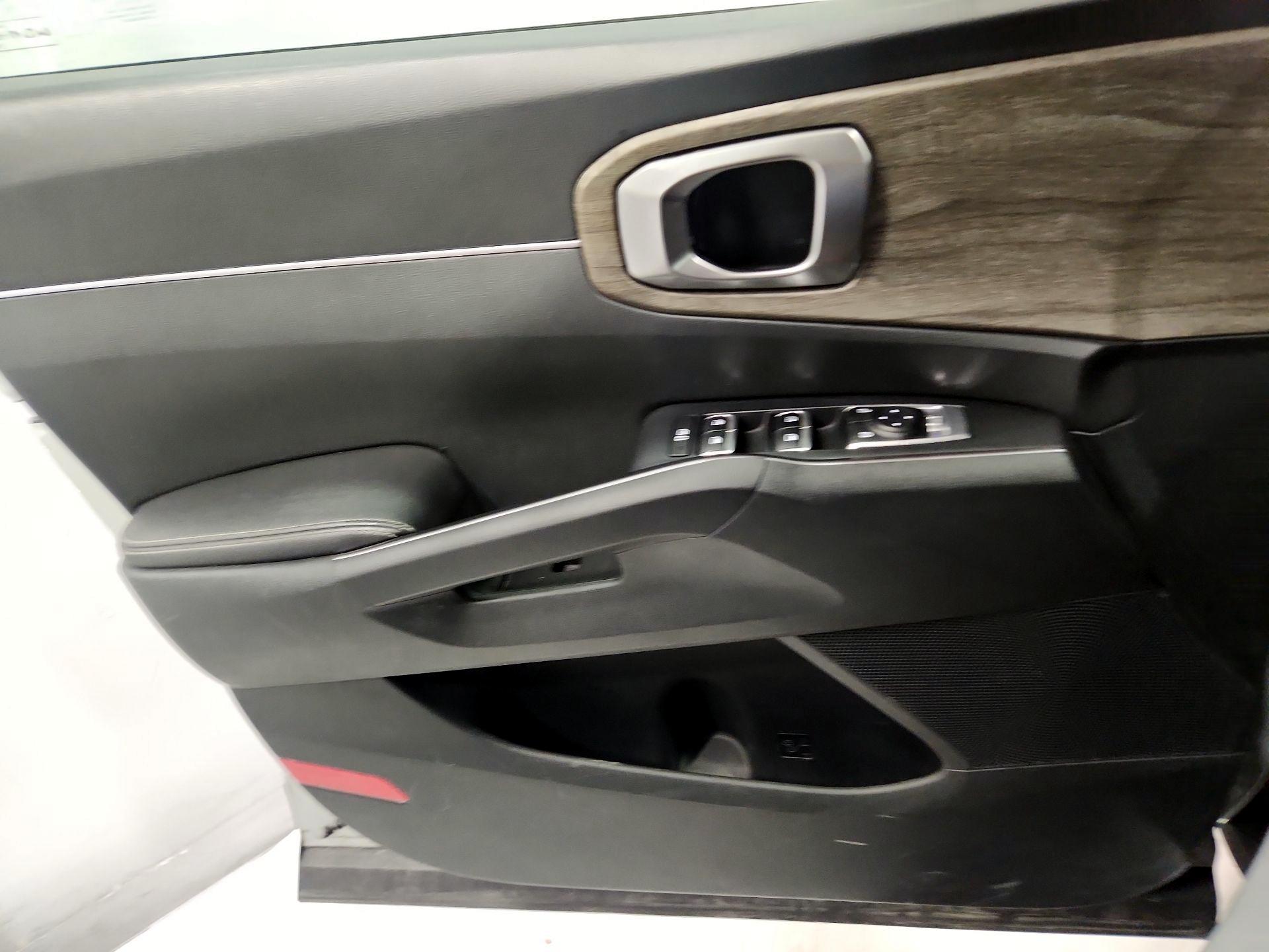 Thumbnail: 2022 Kia Sorento - 12