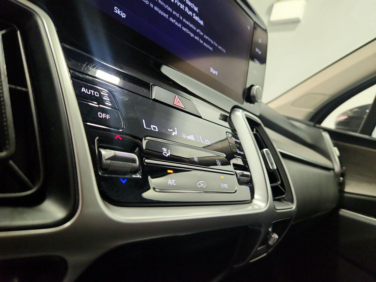 2022 Kia Sorento EX - Photo 17