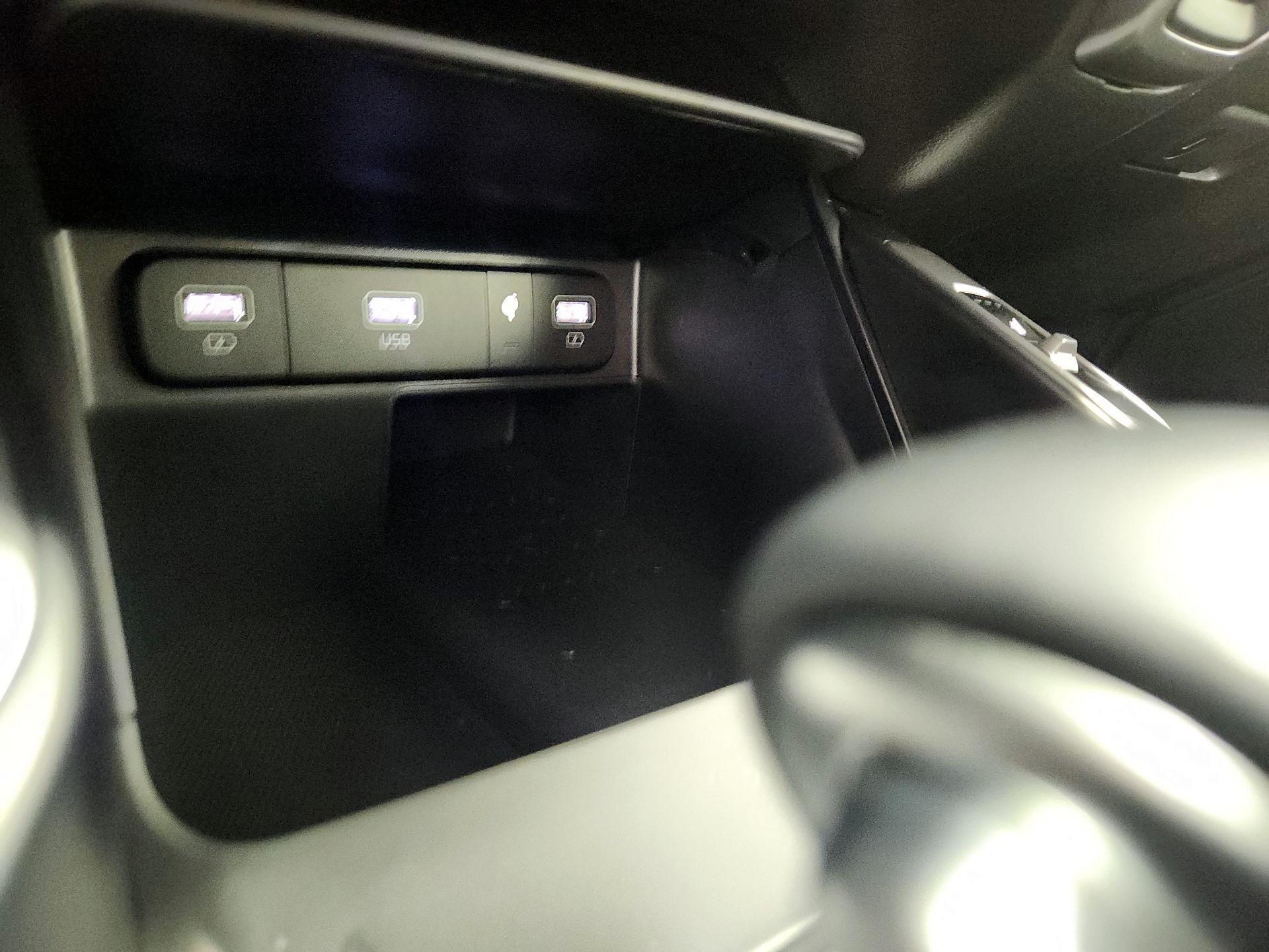 Thumbnail: 2022 Kia Sorento - 18