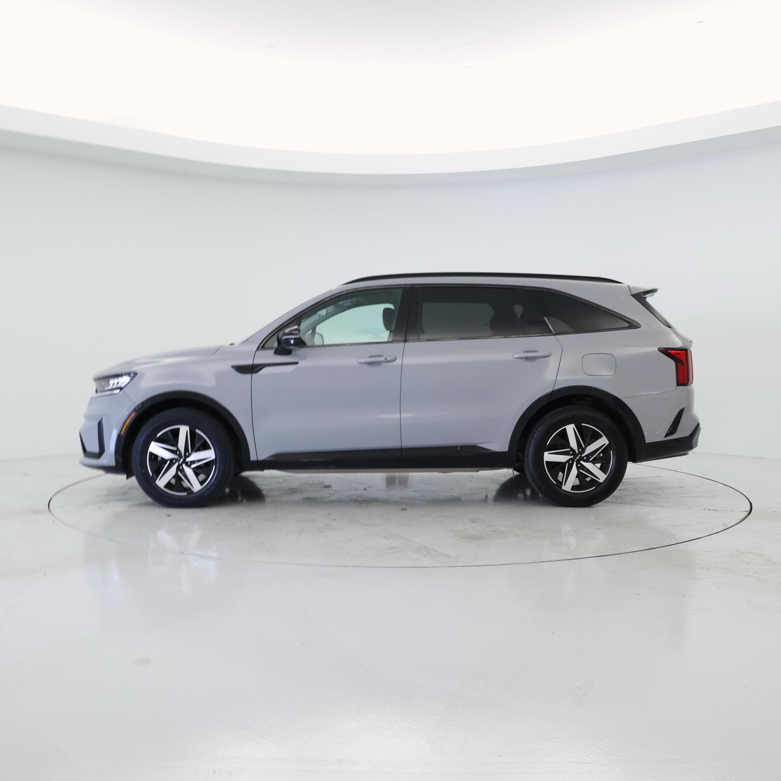 Thumbnail: 2022 Kia Sorento - 3