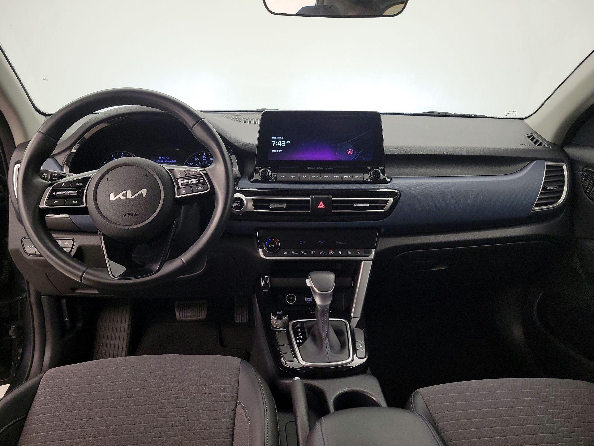 Thumbnail: 2023 Kia Seltos - 9