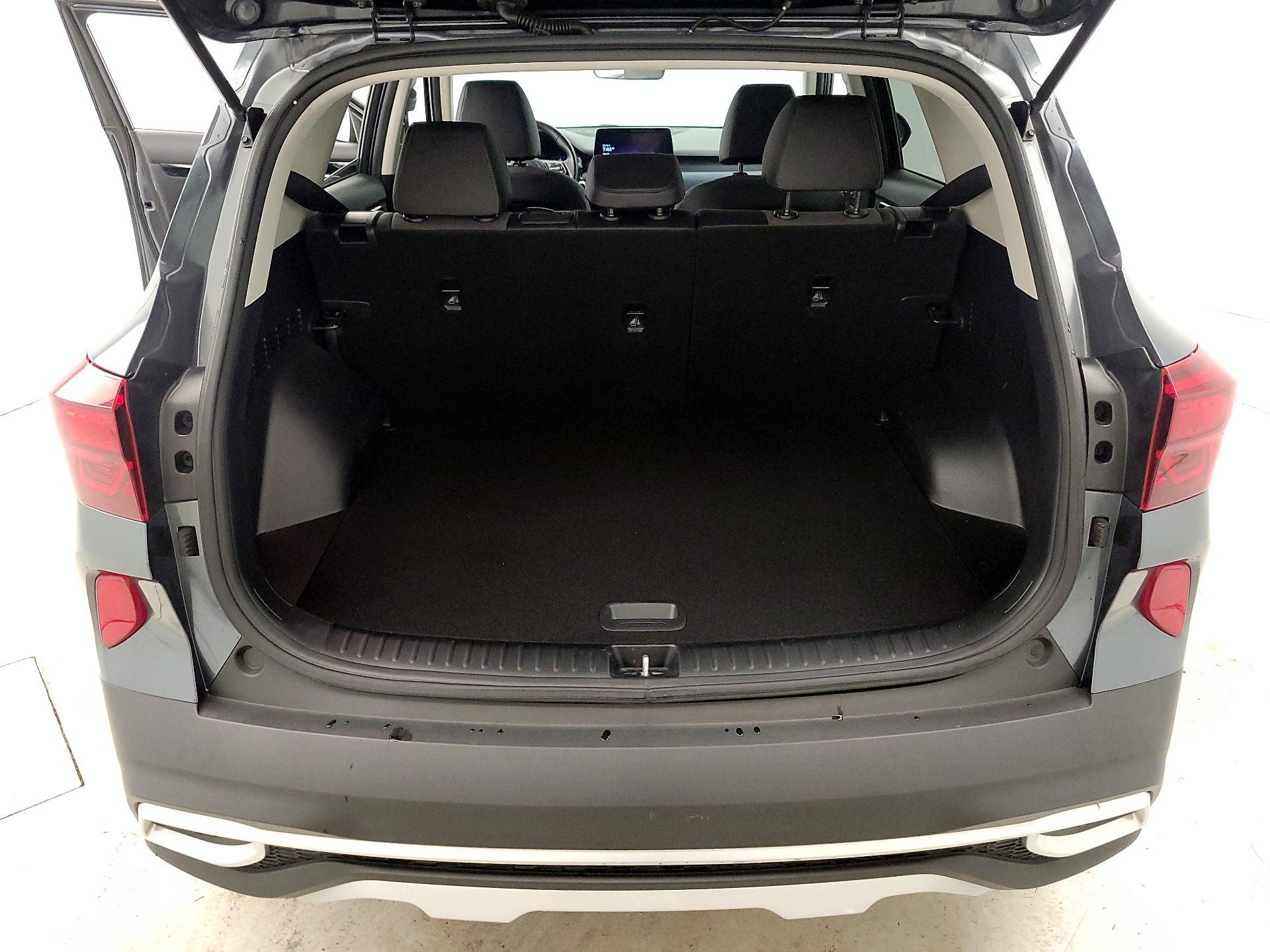 Thumbnail: 2023 Kia Seltos - 19