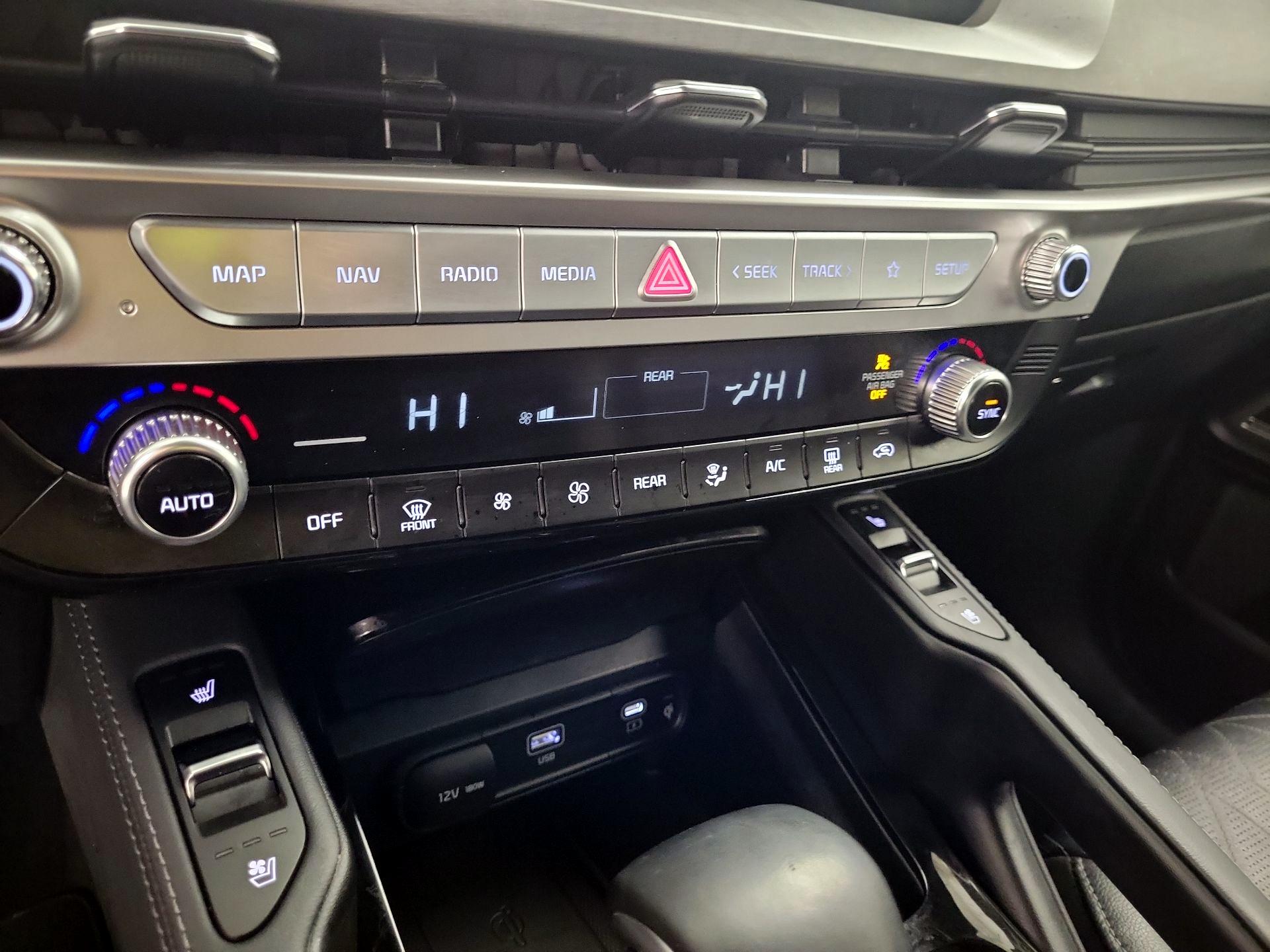 Thumbnail: 2023 Kia Telluride - 17