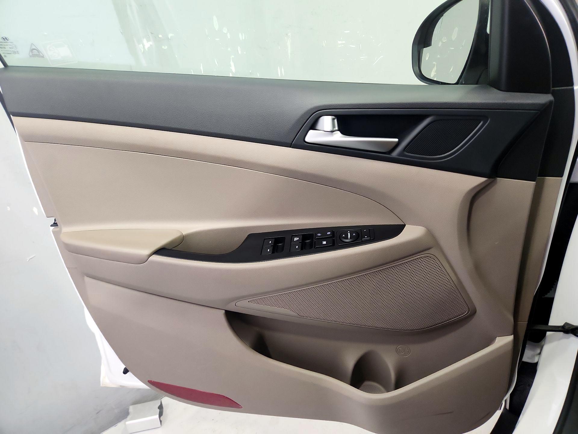 Thumbnail: 2020 Hyundai Tucson - 12