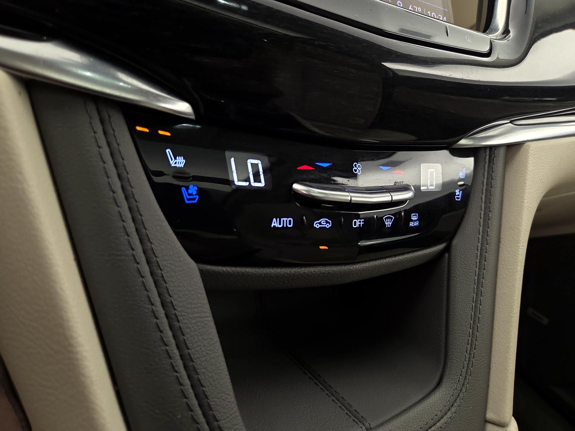 Thumbnail: 2023 Cadillac XT6 - 16