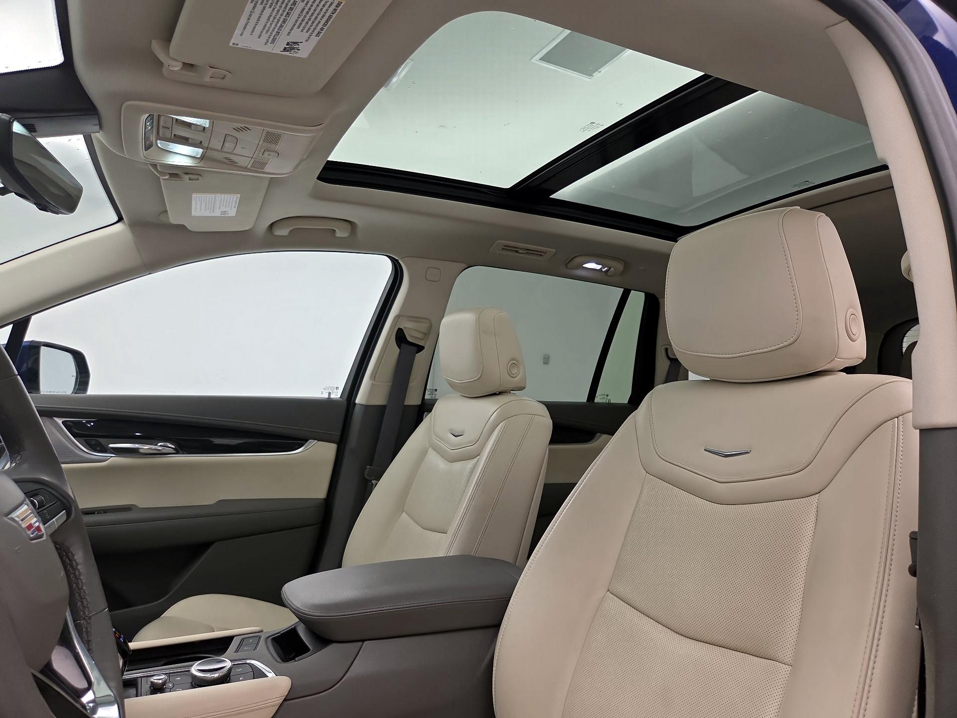 Thumbnail: 2023 Cadillac XT6 - 19