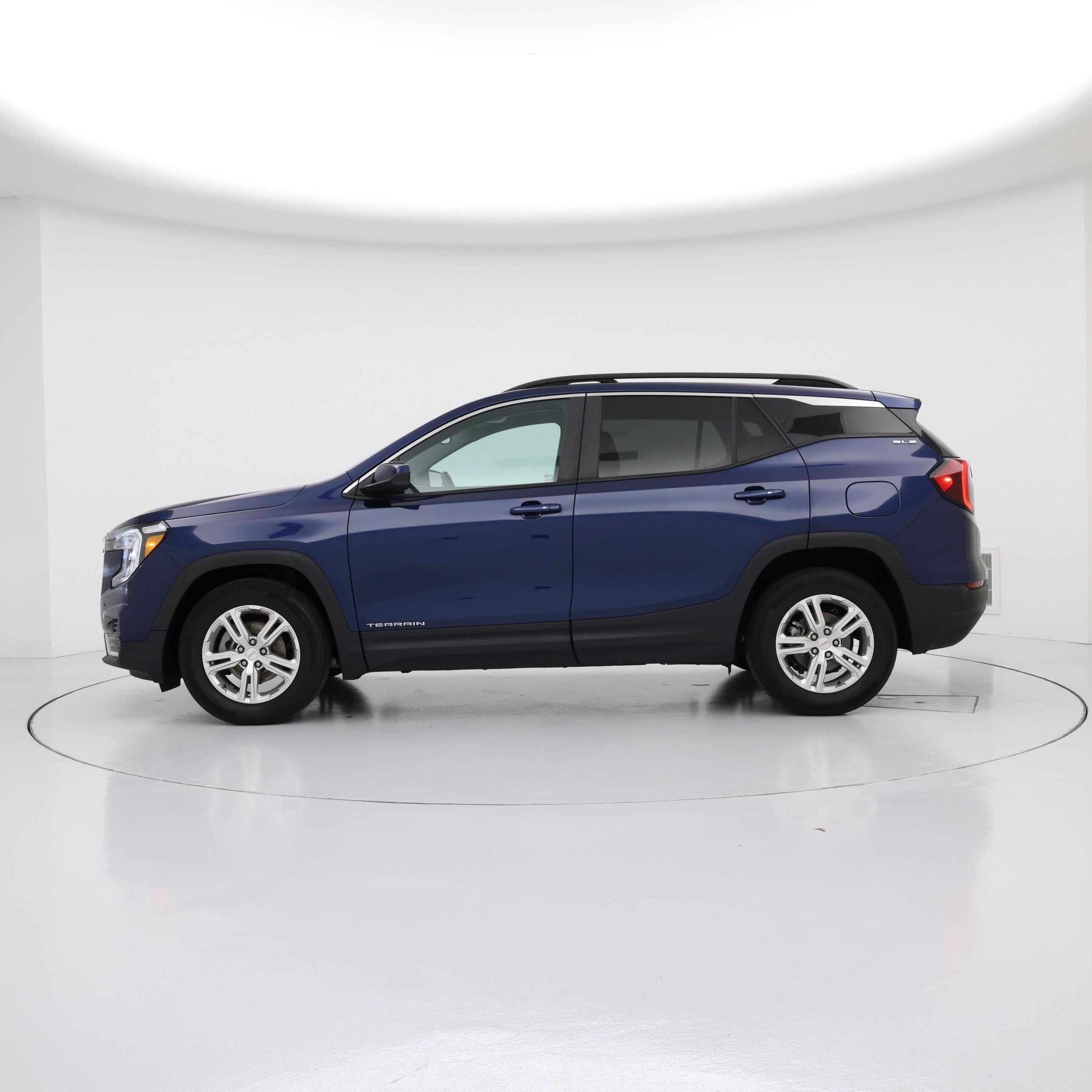 Thumbnail: 2022 GMC Terrain - 3