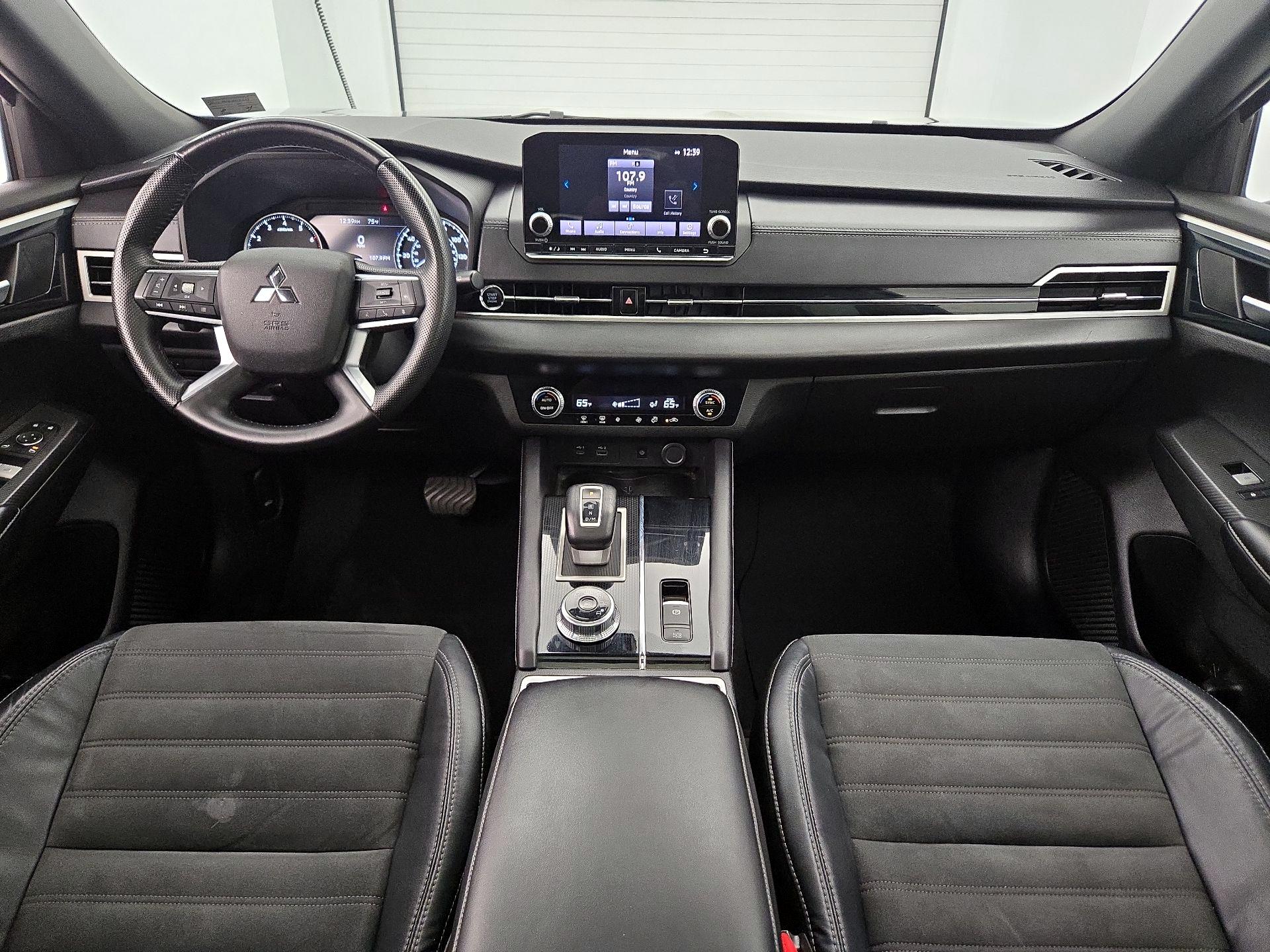 Thumbnail: 2022 Mitsubishi Outlander - 9