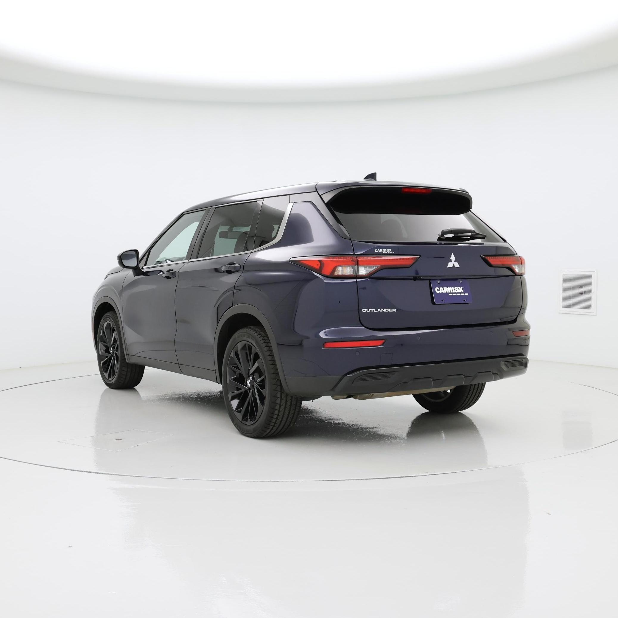 Thumbnail: 2022 Mitsubishi Outlander - 2