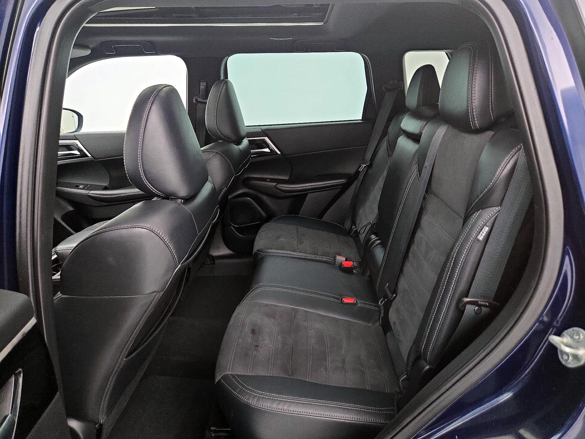Thumbnail: 2022 Mitsubishi Outlander - 20