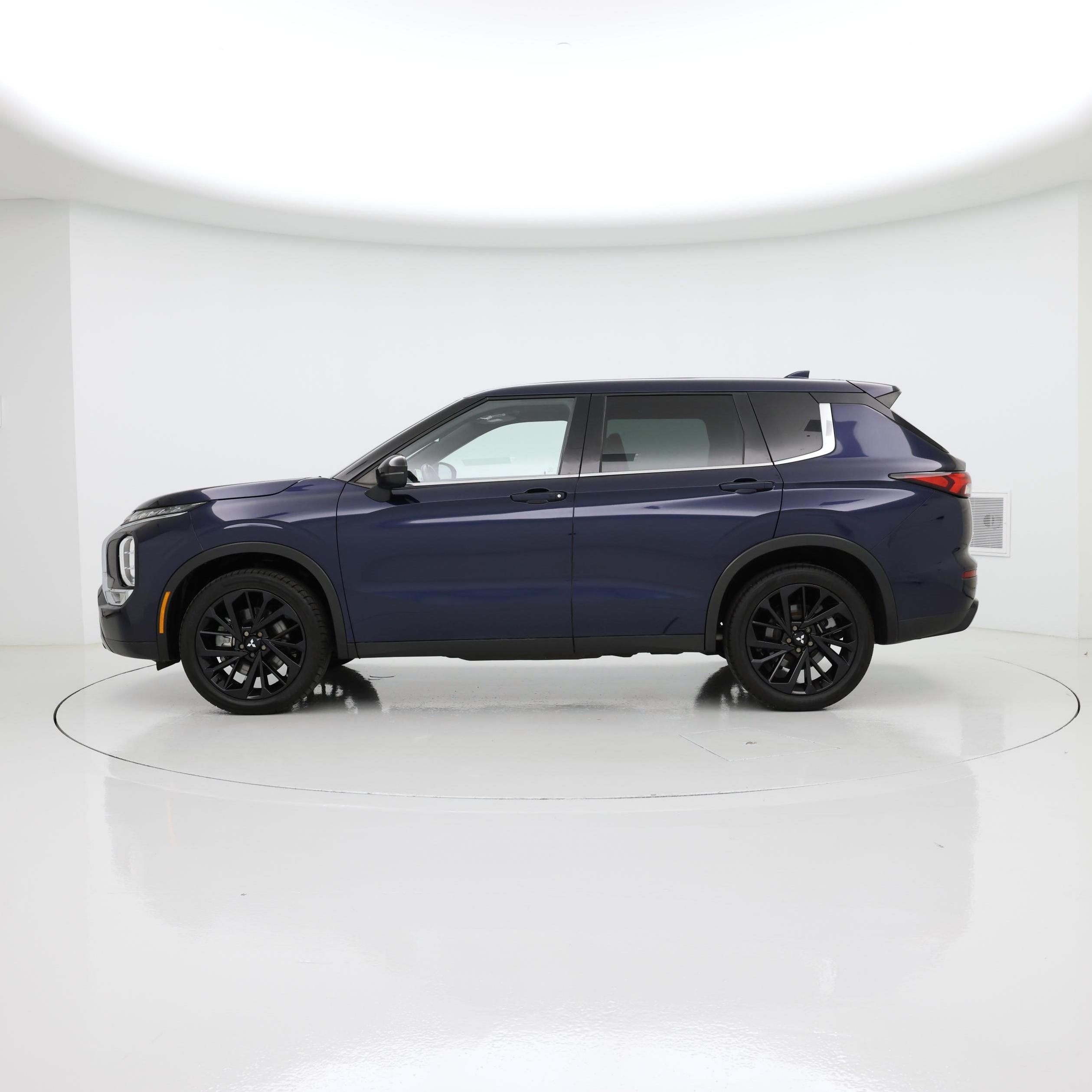 Thumbnail: 2022 Mitsubishi Outlander - 3