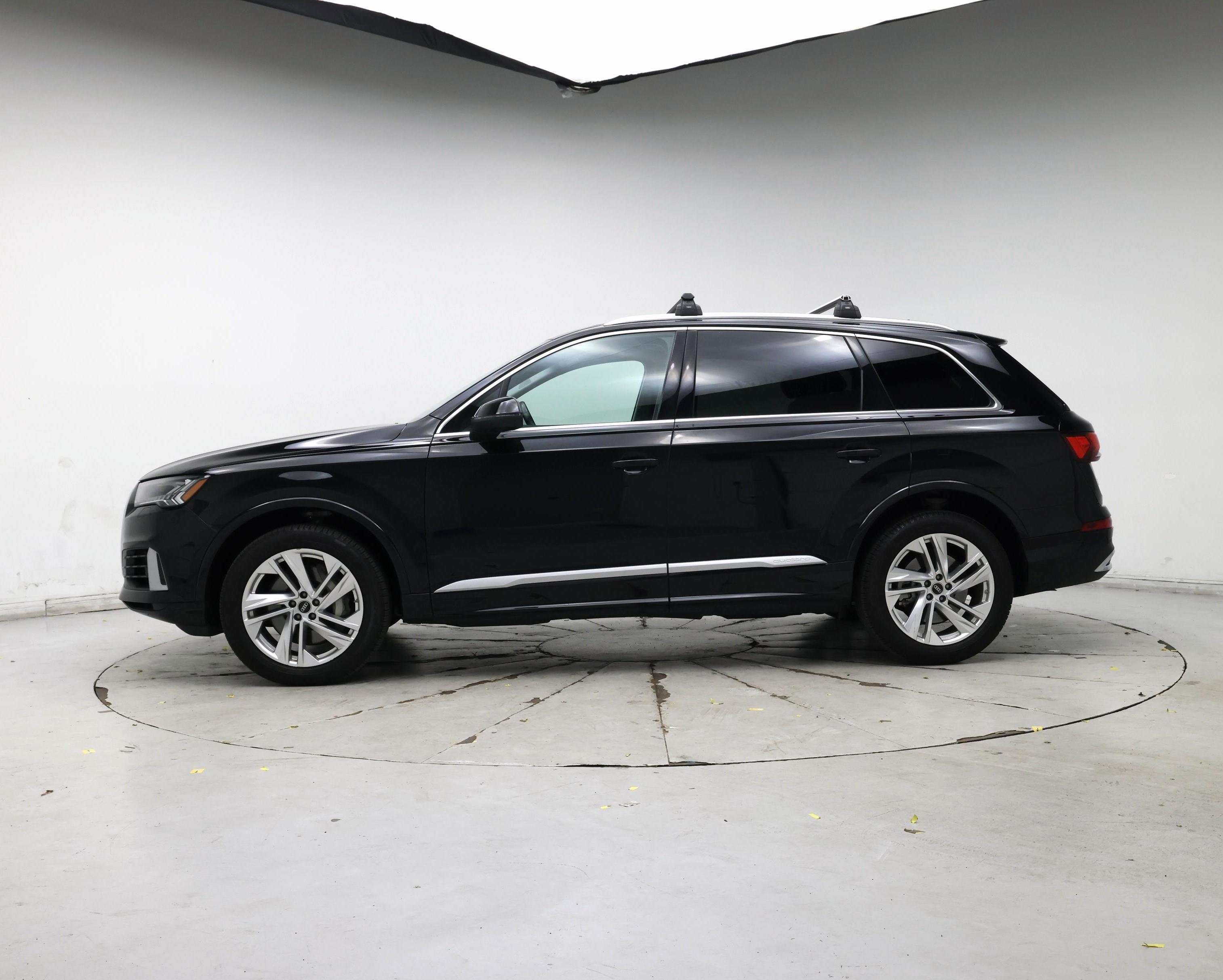 Thumbnail: 2023 Audi Q7 - 3