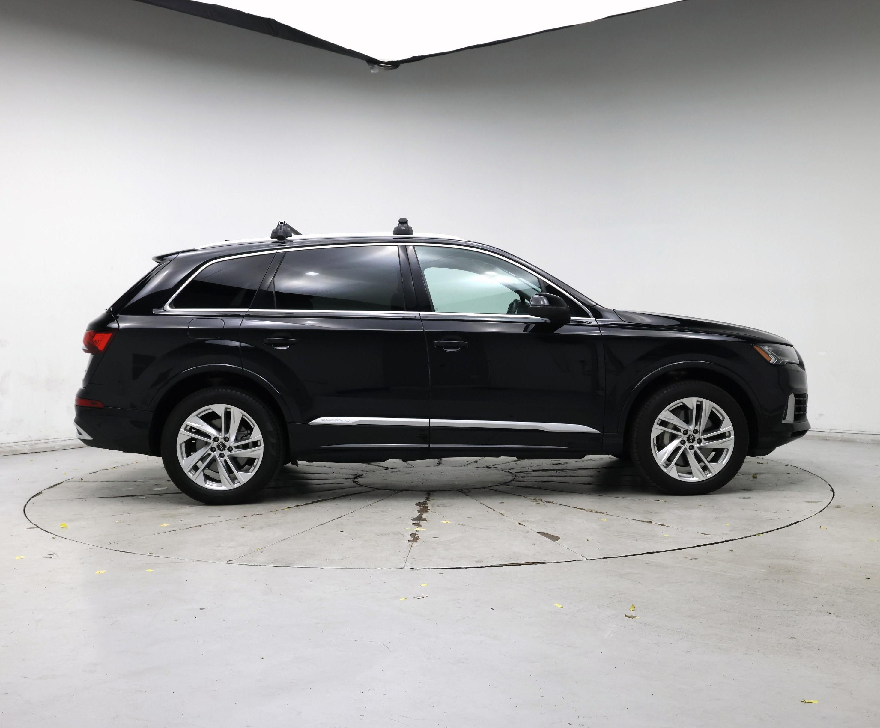 Thumbnail: 2023 Audi Q7 - 7