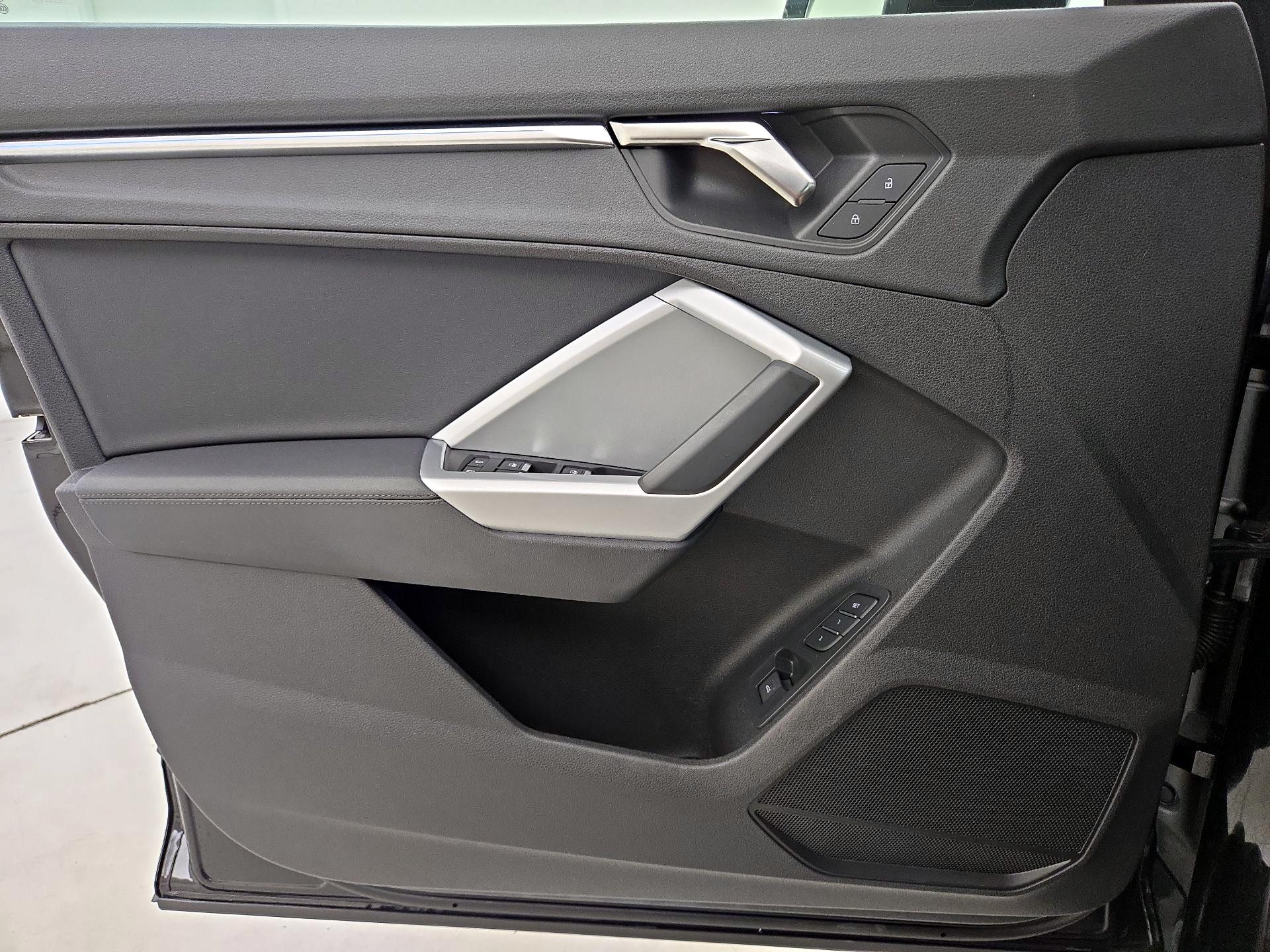 Thumbnail: 2022 Audi Q3 - 12
