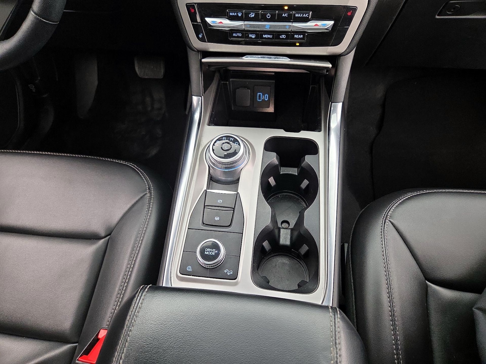 2022 Ford Explorer XLT - Photo 19