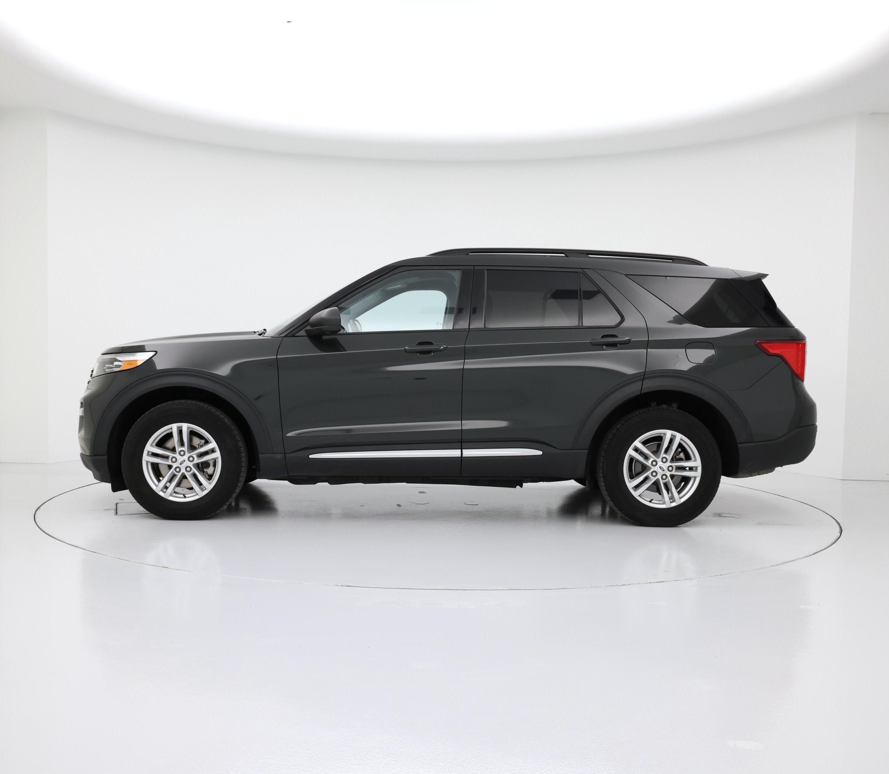 Thumbnail: 2022 Ford Explorer - 3