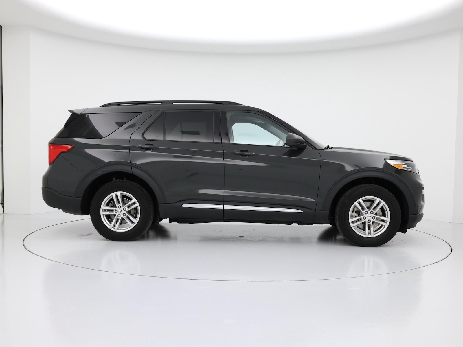 2022 Ford Explorer XLT - Photo 8