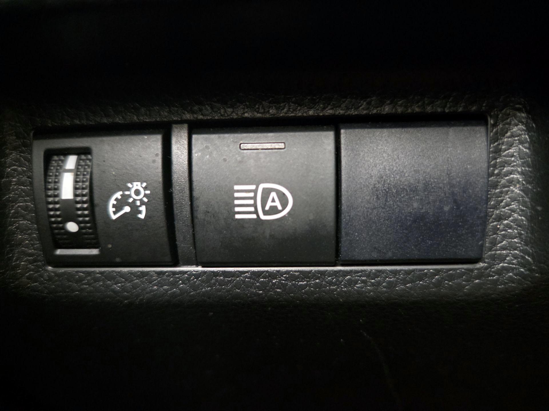 Thumbnail: 2021 Toyota RAV4 - 13