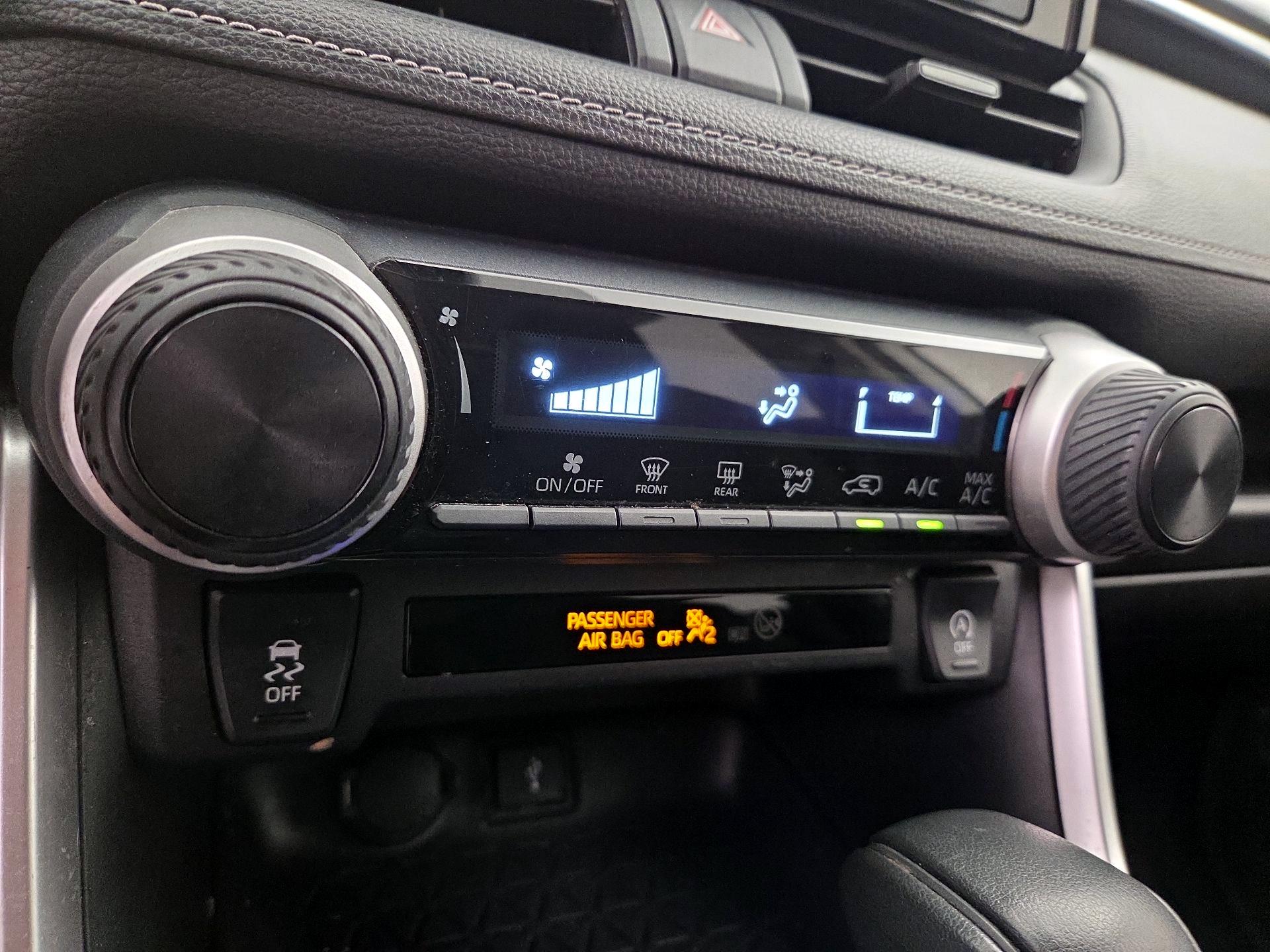 Thumbnail: 2021 Toyota RAV4 - 17
