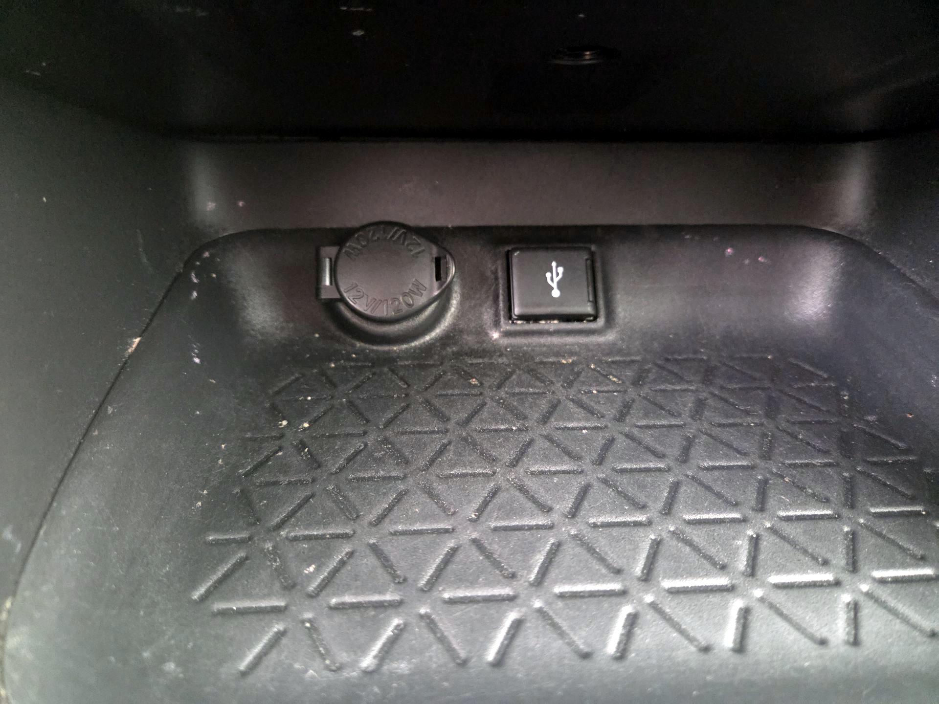 Thumbnail: 2021 Toyota RAV4 - 19