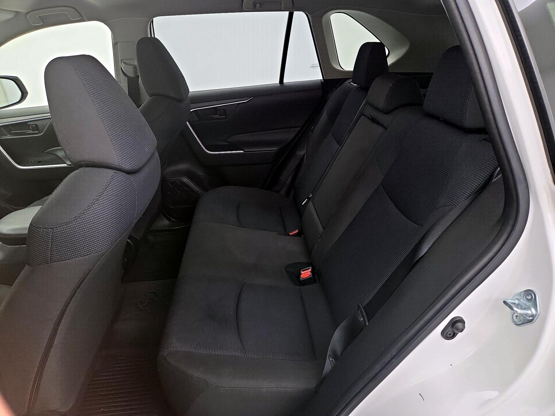 Thumbnail: 2021 Toyota RAV4 - 20