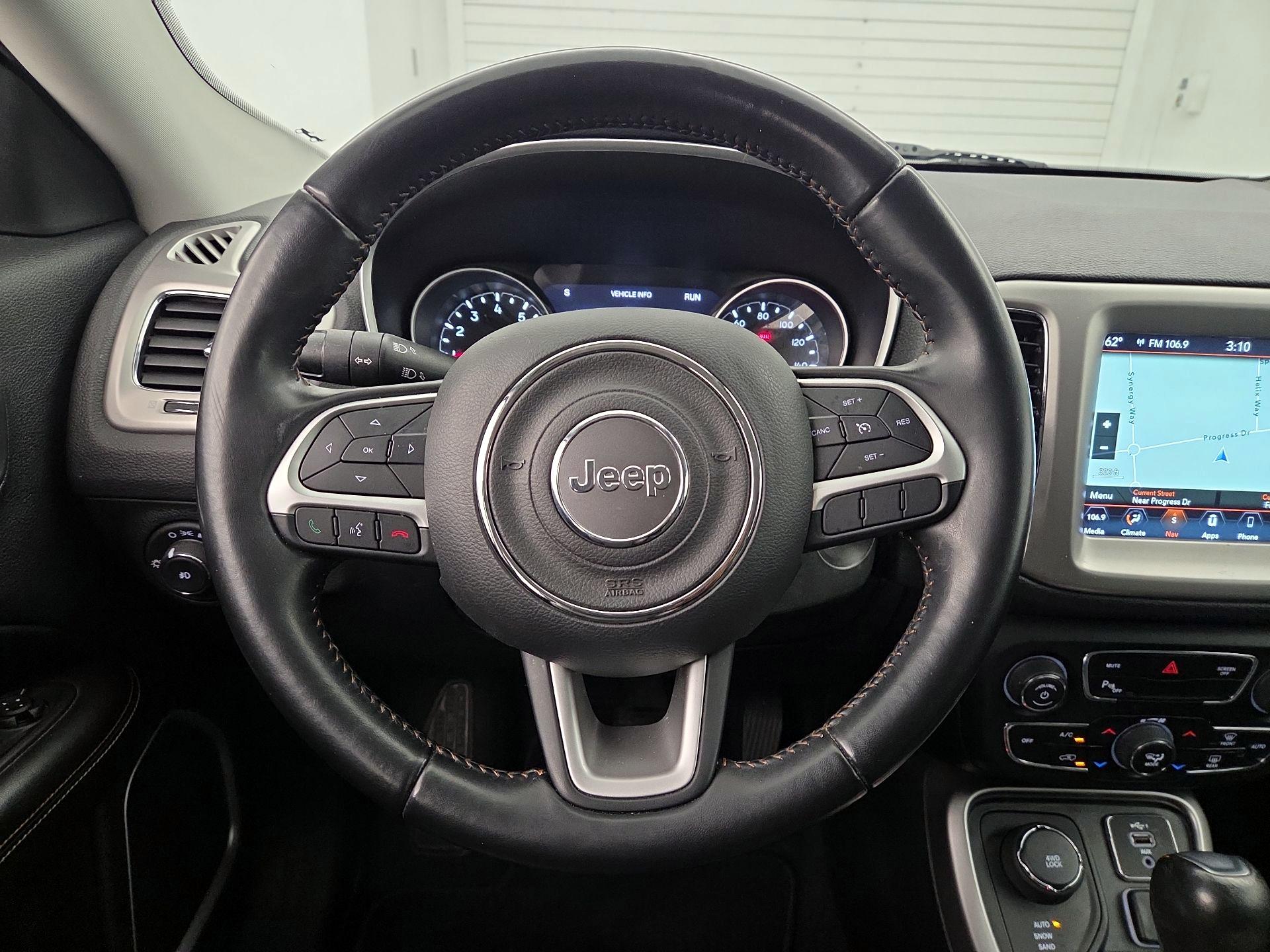 Thumbnail: 2020 Jeep Compass - 10
