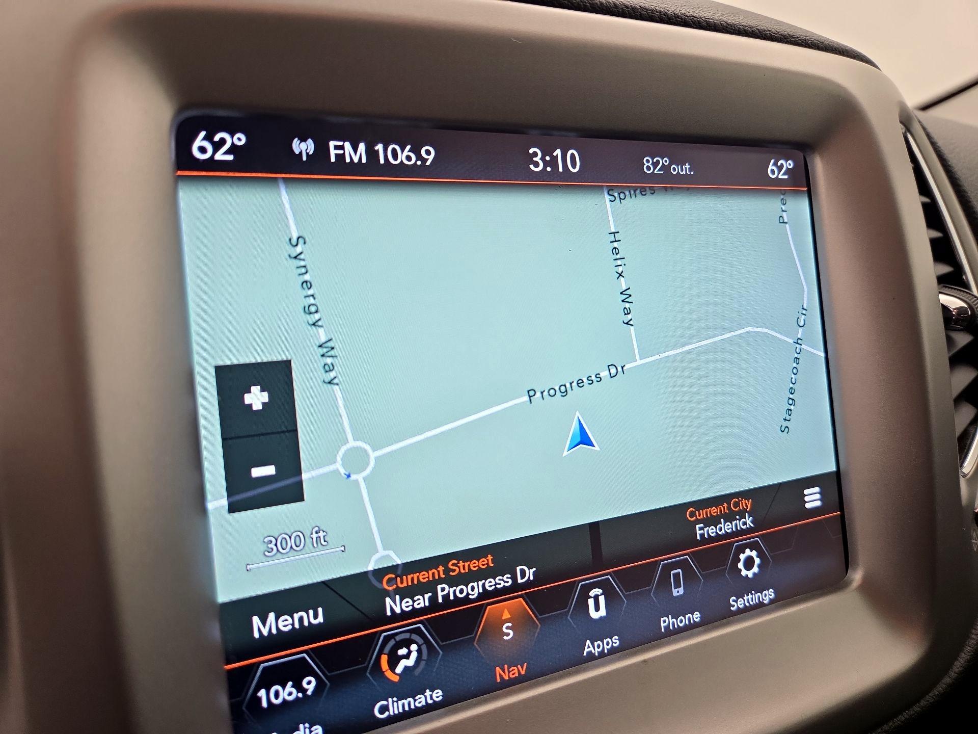 Thumbnail: 2020 Jeep Compass - 14