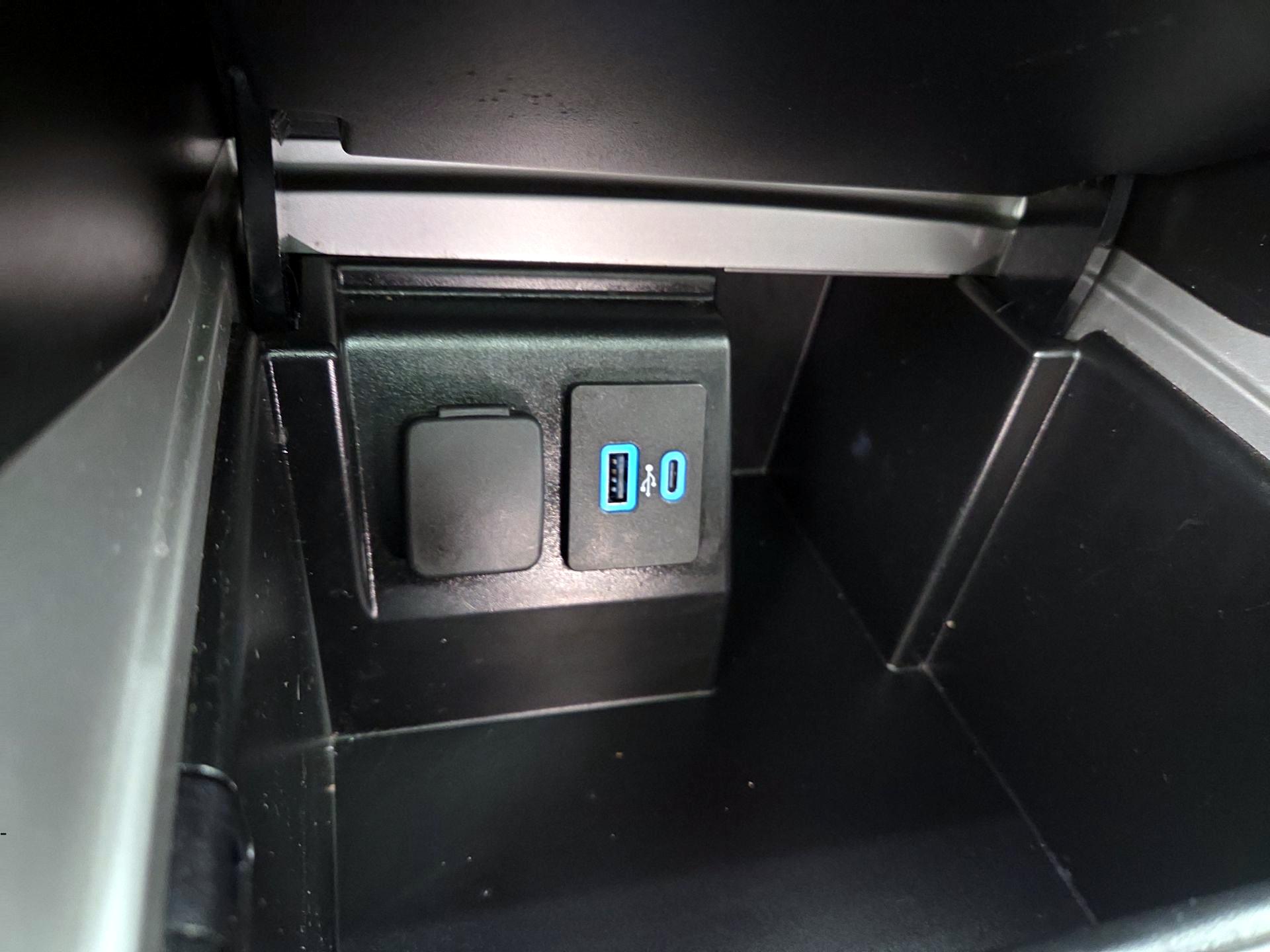 Thumbnail: 2022 Ford Explorer - 19