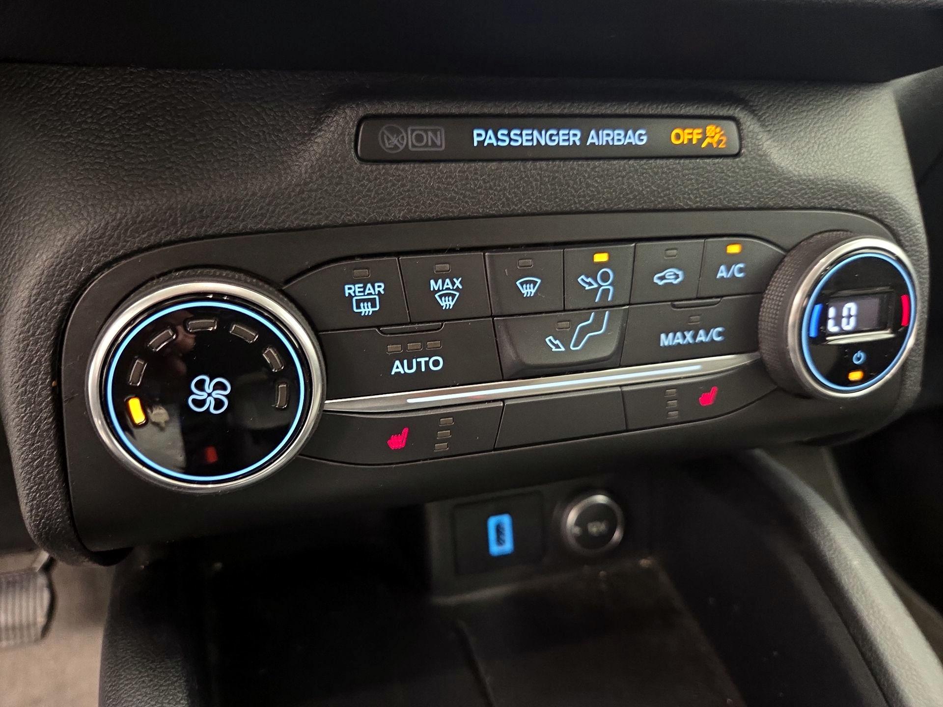 Thumbnail: 2020 Ford Escape - 16