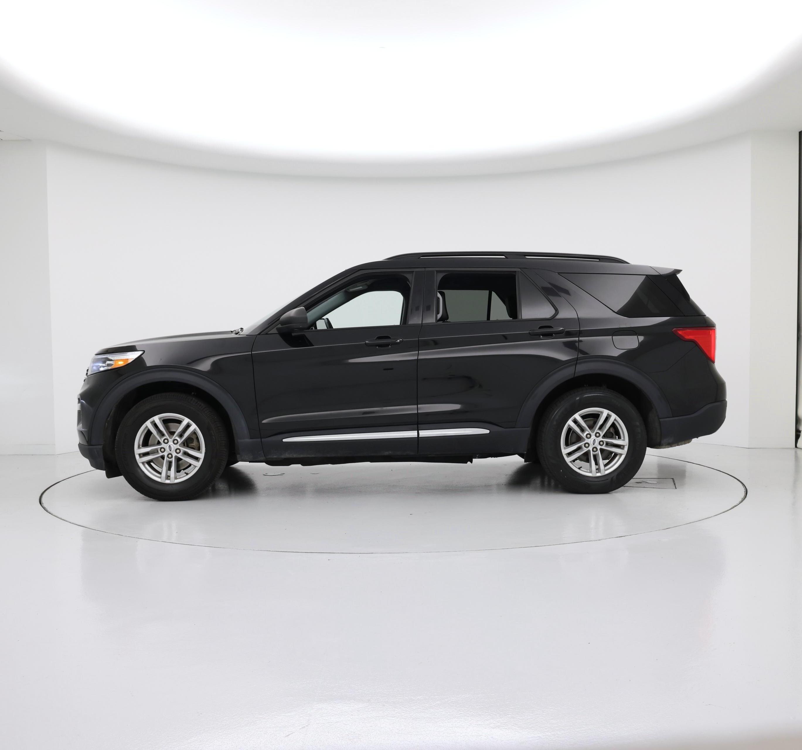 Thumbnail: 2022 Ford Explorer - 3