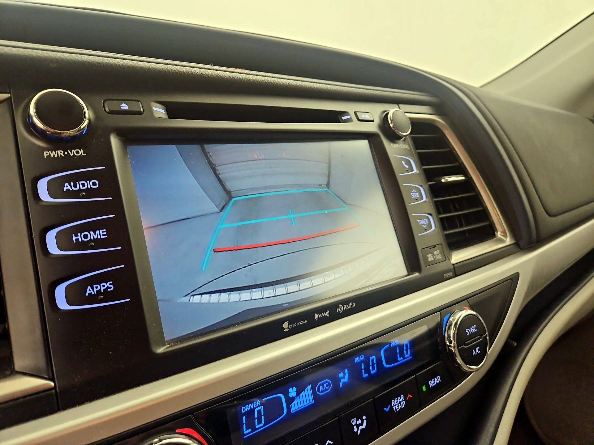 Thumbnail: 2019 Toyota Highlander - 14