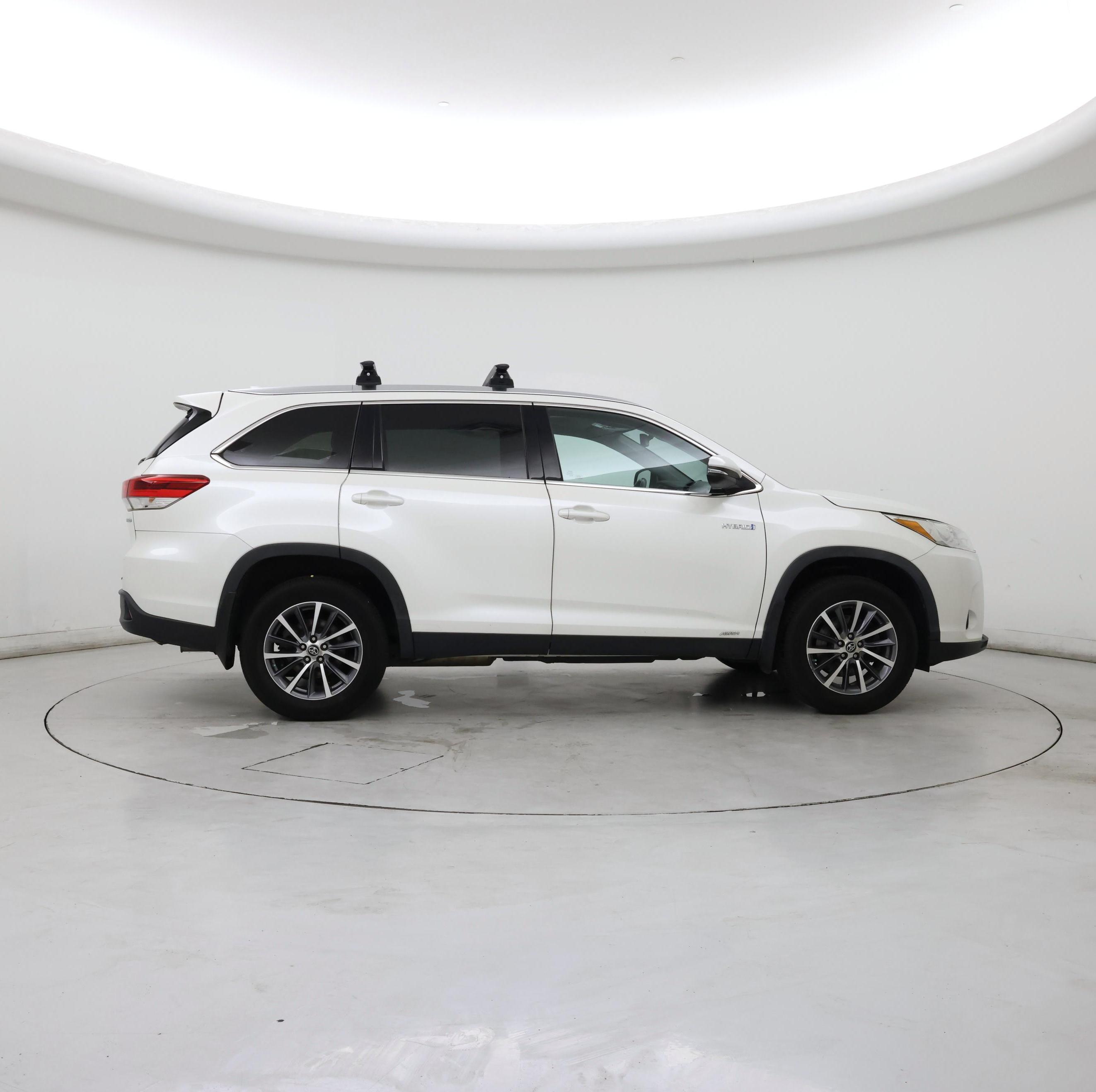 Thumbnail: 2019 Toyota Highlander - 7