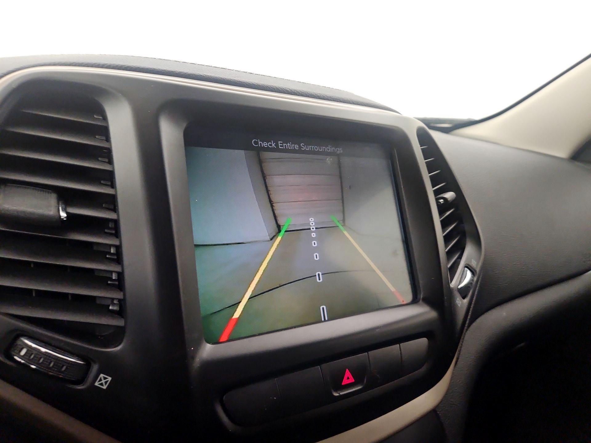 Thumbnail: 2014 Jeep Cherokee - 14