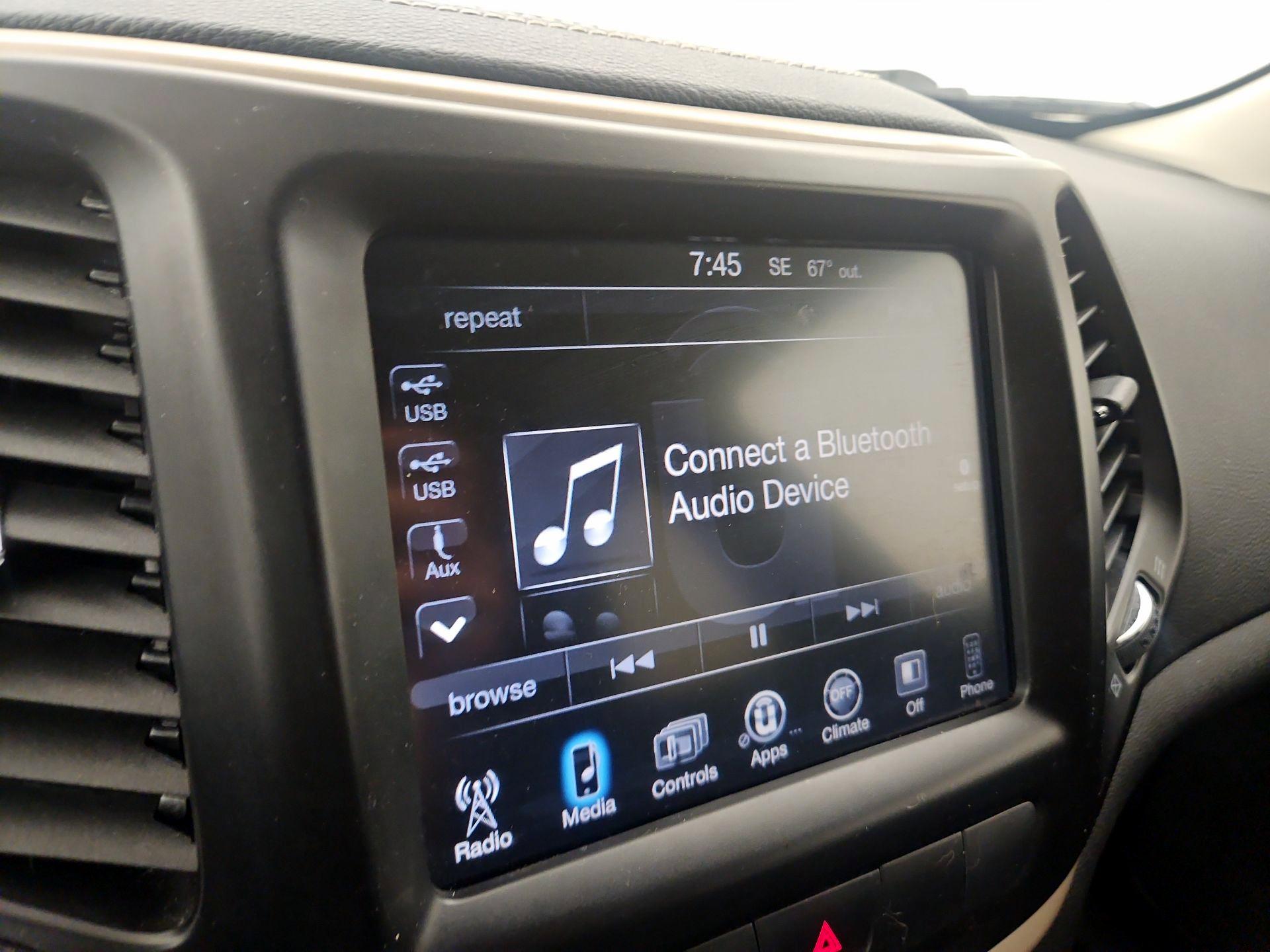 Thumbnail: 2014 Jeep Cherokee - 15