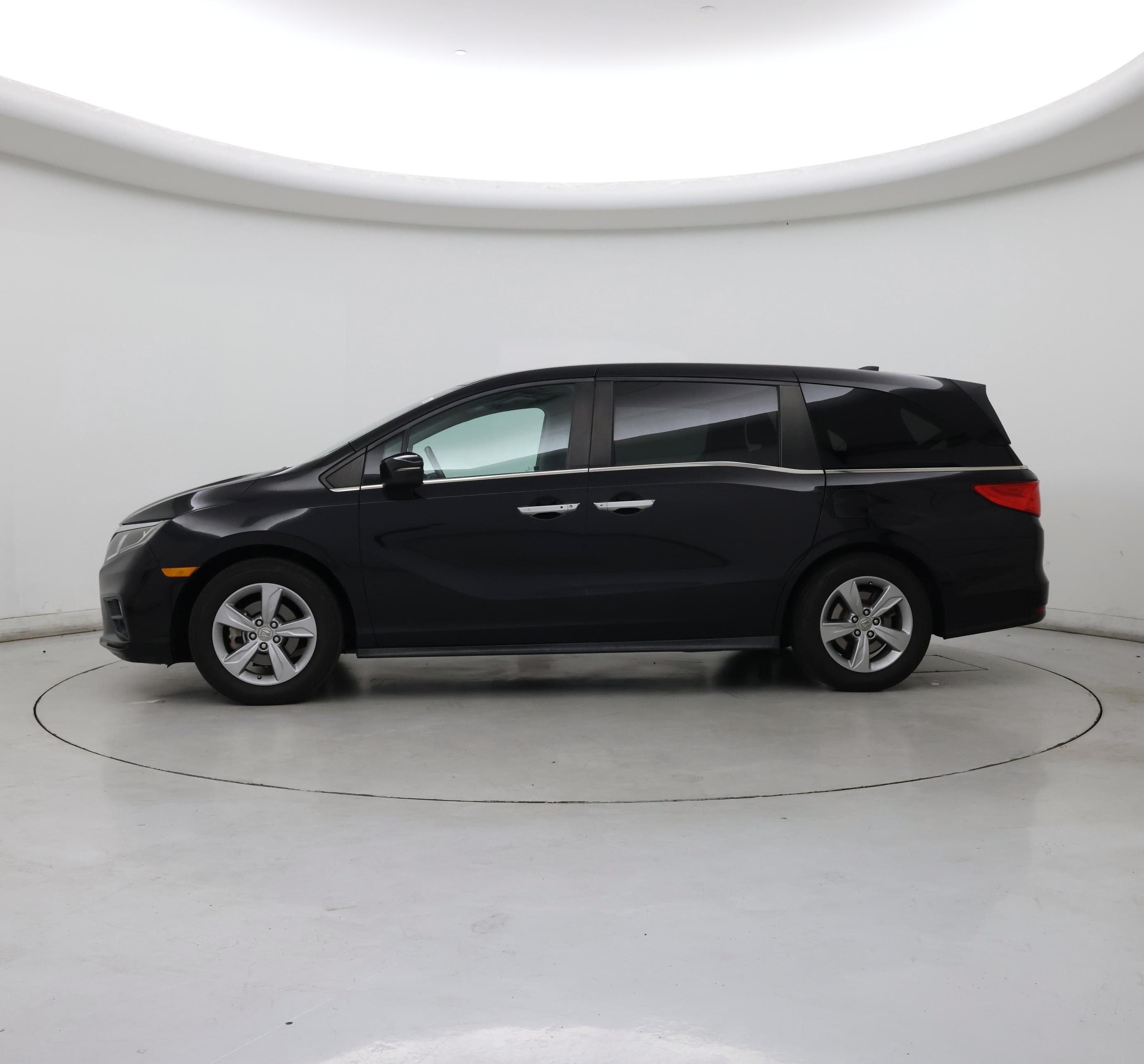 Thumbnail: 2018 Honda Odyssey - 3