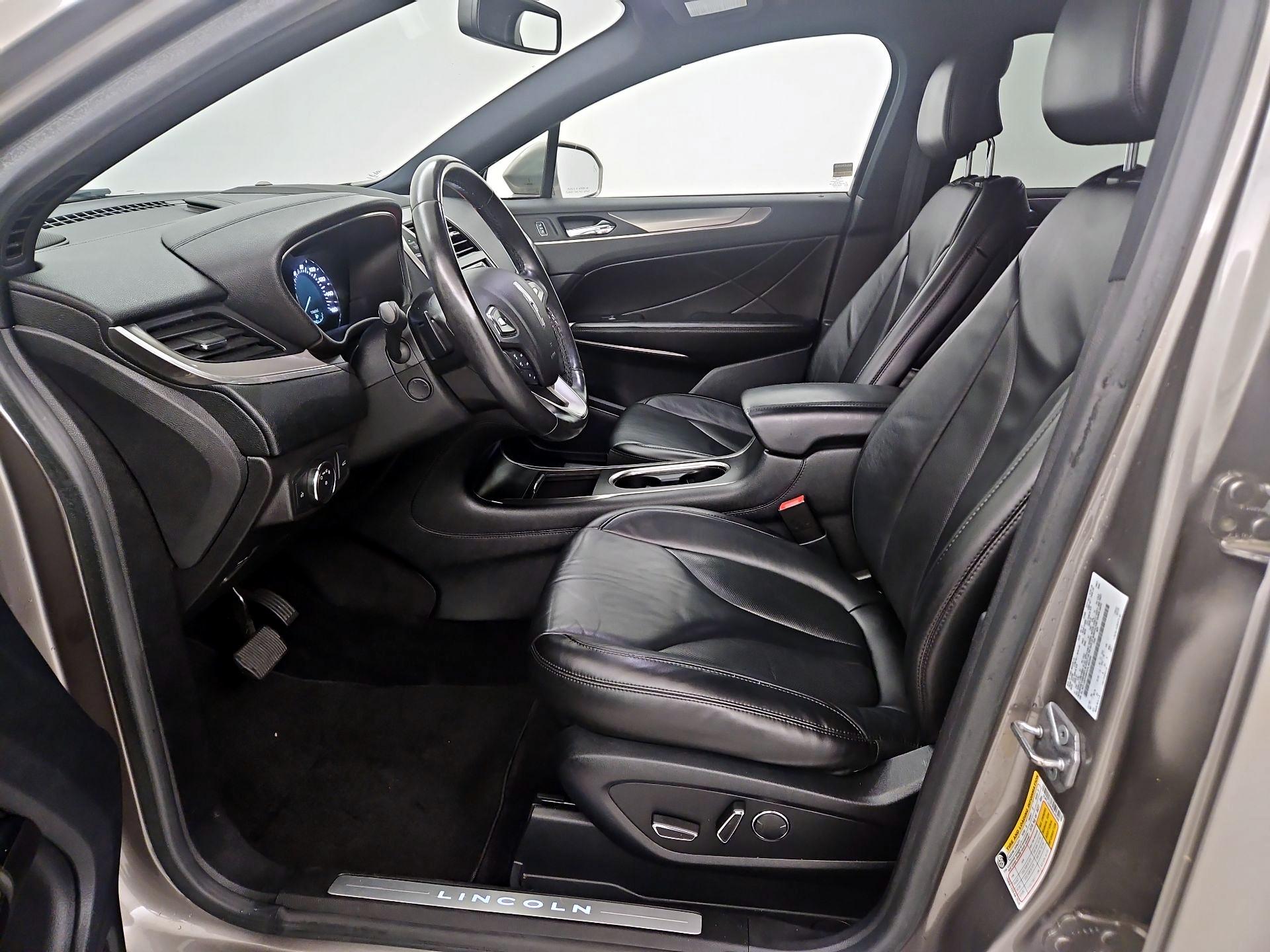 Thumbnail: 2017 Lincoln MKC - 11